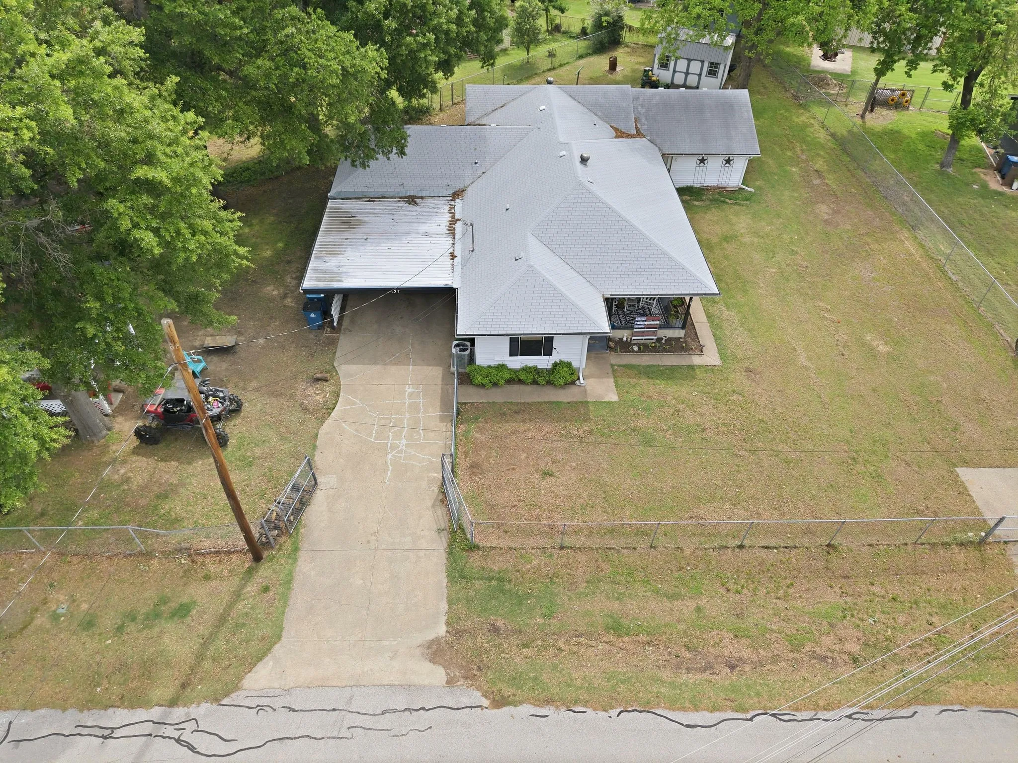 Single Family Residence For Sale in Henderson County , 157 Ocean Drive, Gun Barrel City, Texas 75156, 4 Bedroom, 2 Bathroom, Garage spaces, 1,710 Sqft, built in 1970, Preowned, mls#21245332, Real Estate Agent in Gun Barrel City, Homes For Sale in Henderson county, Homes For Sale in Gun Barrel City, Realtor in Gun Barrel City Texas, Real Estate Brokerage Independent Realty Texas, Luminita Cordes Realtor