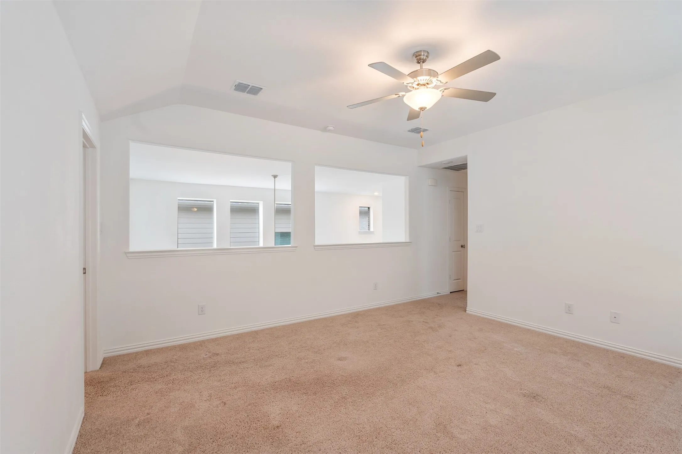 Single Family Residence For Rent in Dallas County , 5341 Archway Drive, Garland, Texas 75040, 4 Bedroom, 5 Bathroom, 2 Garage spaces, 2,466 Sqft, built in 2021, Preowned, mls#21249850, Real Estate Agent in Garland, Homes For Rent in Dallas county, Homes For Rent in Garland, Realtor in Garland Texas, Real Estate Brokerage Independent Realty Texas, Luminita Cordes Realtor