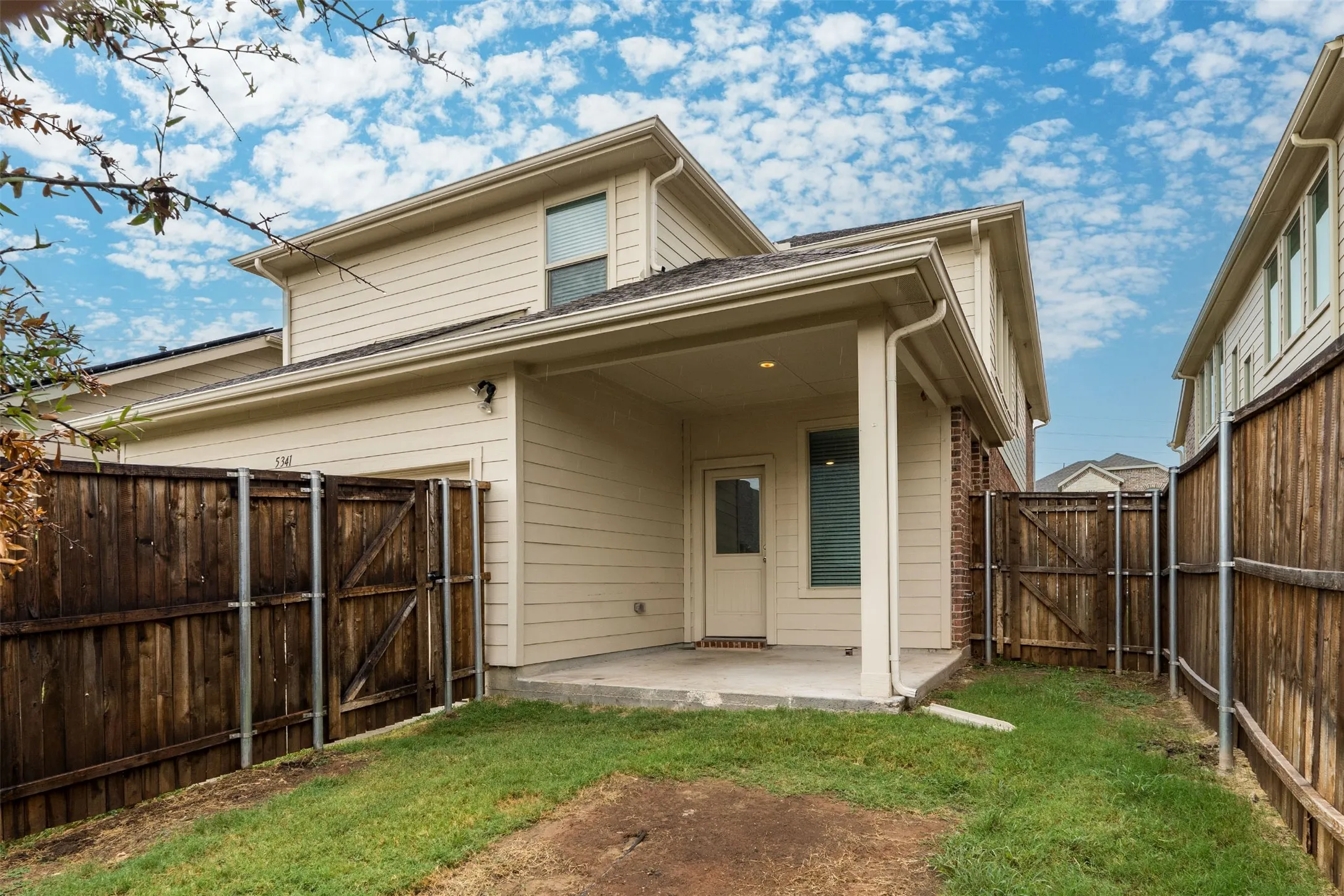 Single Family Residence For Rent in Dallas County , 5341 Archway Drive, Garland, Texas 75040, 4 Bedroom, 5 Bathroom, 2 Garage spaces, 2,466 Sqft, built in 2021, Preowned, mls#21249850, Real Estate Agent in Garland, Homes For Rent in Dallas county, Homes For Rent in Garland, Realtor in Garland Texas, Real Estate Brokerage Independent Realty Texas, Luminita Cordes Realtor