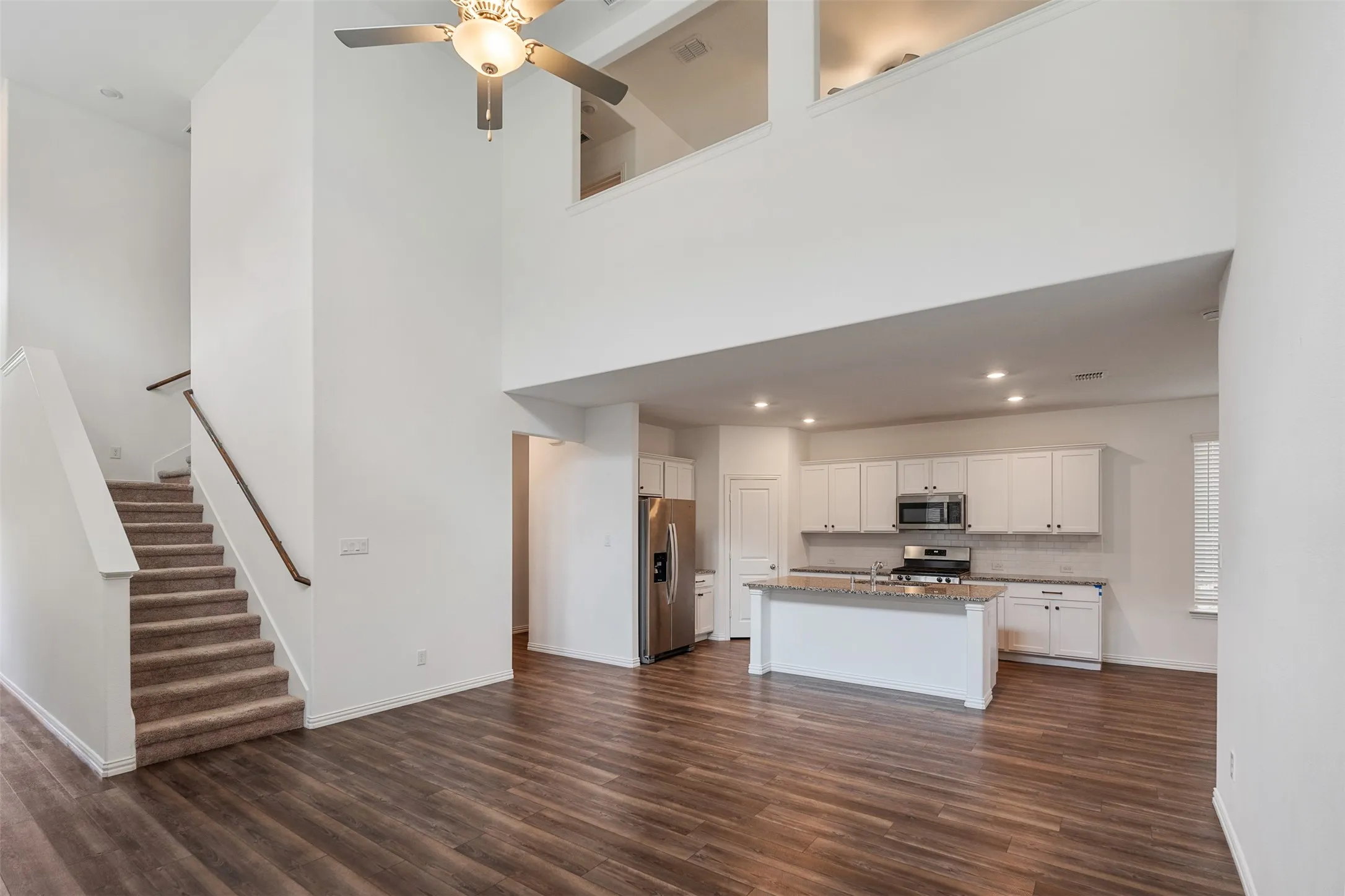 Single Family Residence For Rent in Dallas County , 5341 Archway Drive, Garland, Texas 75040, 4 Bedroom, 5 Bathroom, 2 Garage spaces, 2,466 Sqft, built in 2021, Preowned, mls#21249850, Real Estate Agent in Garland, Homes For Rent in Dallas county, Homes For Rent in Garland, Realtor in Garland Texas, Real Estate Brokerage Independent Realty Texas, Luminita Cordes Realtor