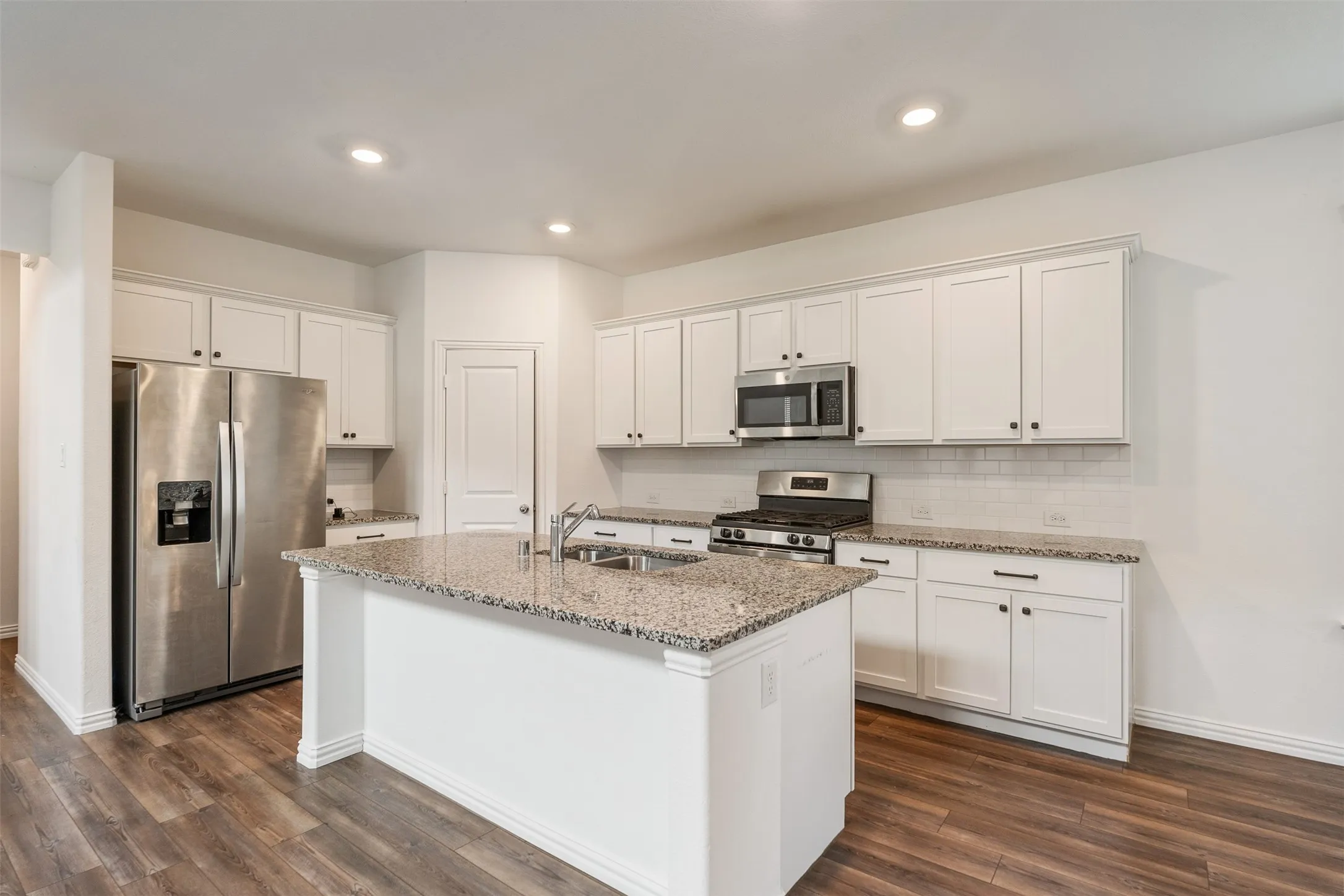 Single Family Residence For Rent in Dallas County , 5341 Archway Drive, Garland, Texas 75040, 4 Bedroom, 5 Bathroom, 2 Garage spaces, 2,466 Sqft, built in 2021, Preowned, mls#21249850, Real Estate Agent in Garland, Homes For Rent in Dallas county, Homes For Rent in Garland, Realtor in Garland Texas, Real Estate Brokerage Independent Realty Texas, Luminita Cordes Realtor