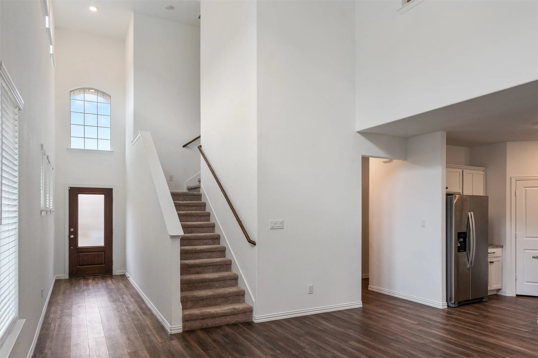 Single Family Residence For Rent in Dallas County , 5341 Archway Drive, Garland, Texas 75040, 4 Bedroom, 5 Bathroom, 2 Garage spaces, 2,466 Sqft, built in 2021, Preowned, mls#21249850, Real Estate Agent in Garland, Homes For Rent in Dallas county, Homes For Rent in Garland, Realtor in Garland Texas, Real Estate Brokerage Independent Realty Texas, Luminita Cordes Realtor