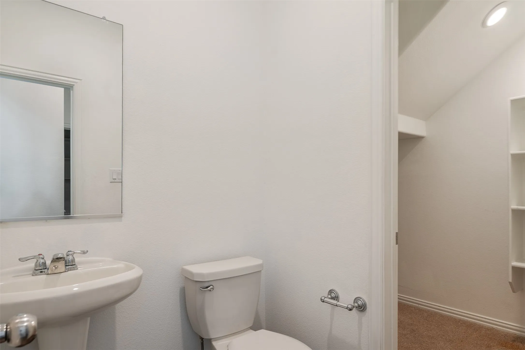 Single Family Residence For Rent in Dallas County , 5341 Archway Drive, Garland, Texas 75040, 4 Bedroom, 5 Bathroom, 2 Garage spaces, 2,466 Sqft, built in 2021, Preowned, mls#21249850, Real Estate Agent in Garland, Homes For Rent in Dallas county, Homes For Rent in Garland, Realtor in Garland Texas, Real Estate Brokerage Independent Realty Texas, Luminita Cordes Realtor