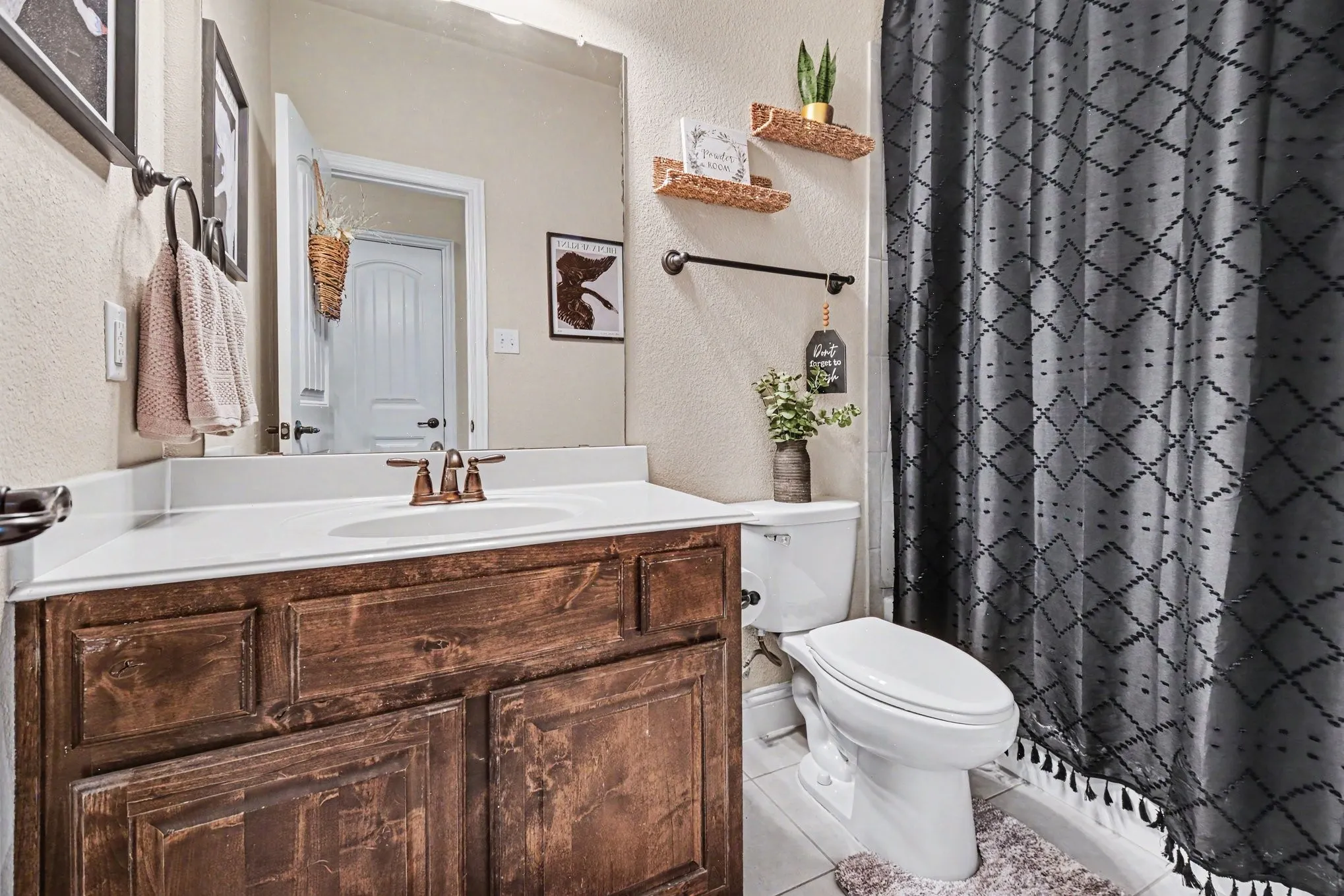 Single Family Residence For Sale in Kaufman County , 13154 Franklin Lane, Talty, Texas 75126, 5 Bedrooms, 3 Bathrooms, 3 Garage spaces, 2,847 Sqft, built in 2014, Price $540,000, mls#21249875, Real Estate Agent in Talty, Homes For Sale in Kaufman county, Homes For Sale in Talty, Realtor in Talty Texas, Real Estate Brokerage Independent Realty Texas, Luminita Cordes Realtor