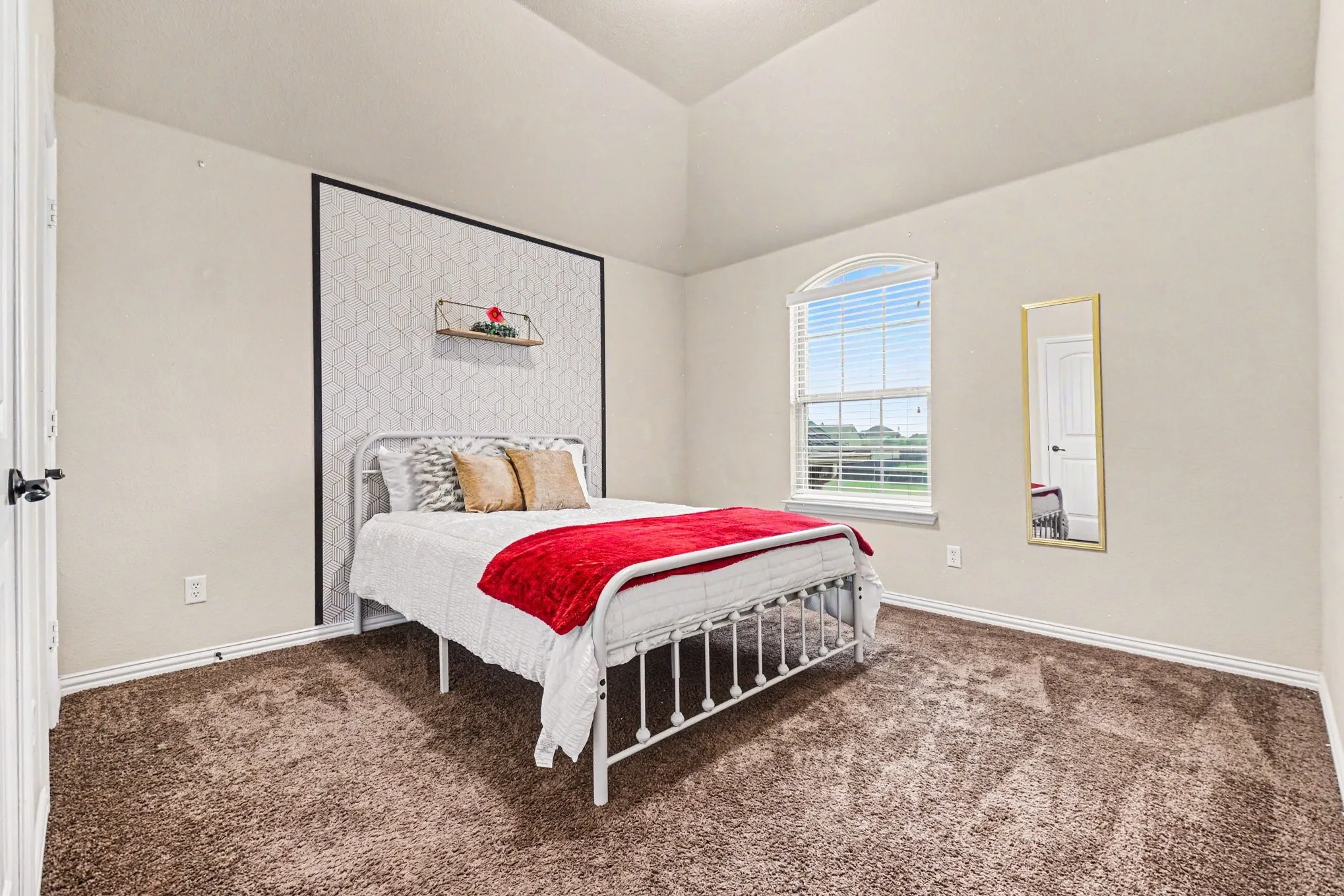 Single Family Residence For Sale in Kaufman County , 13154 Franklin Lane, Talty, Texas 75126, 5 Bedrooms, 3 Bathrooms, 3 Garage spaces, 2,847 Sqft, built in 2014, Price $540,000, mls#21249875, Real Estate Agent in Talty, Homes For Sale in Kaufman county, Homes For Sale in Talty, Realtor in Talty Texas, Real Estate Brokerage Independent Realty Texas, Luminita Cordes Realtor