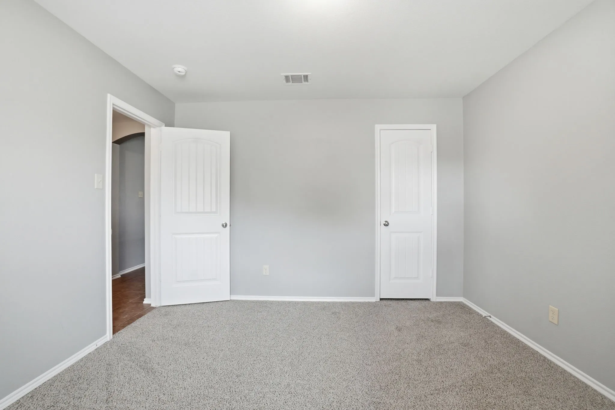 Single Family Residence For Sale in Kaufman County , 2003 Zavala, Forney, Texas 75126, 4 Bedroom, 2 Bathroom, 2 Garage spaces, 1,929 Sqft, built in 2014, mls#21217809, Real Estate Agent in Forney, Homes For Sale in Kaufman county, Homes For Sale in Forney, Realtor in Forney Texas, Real Estate Brokerage Independent Realty Texas, Luminita Cordes Realtor