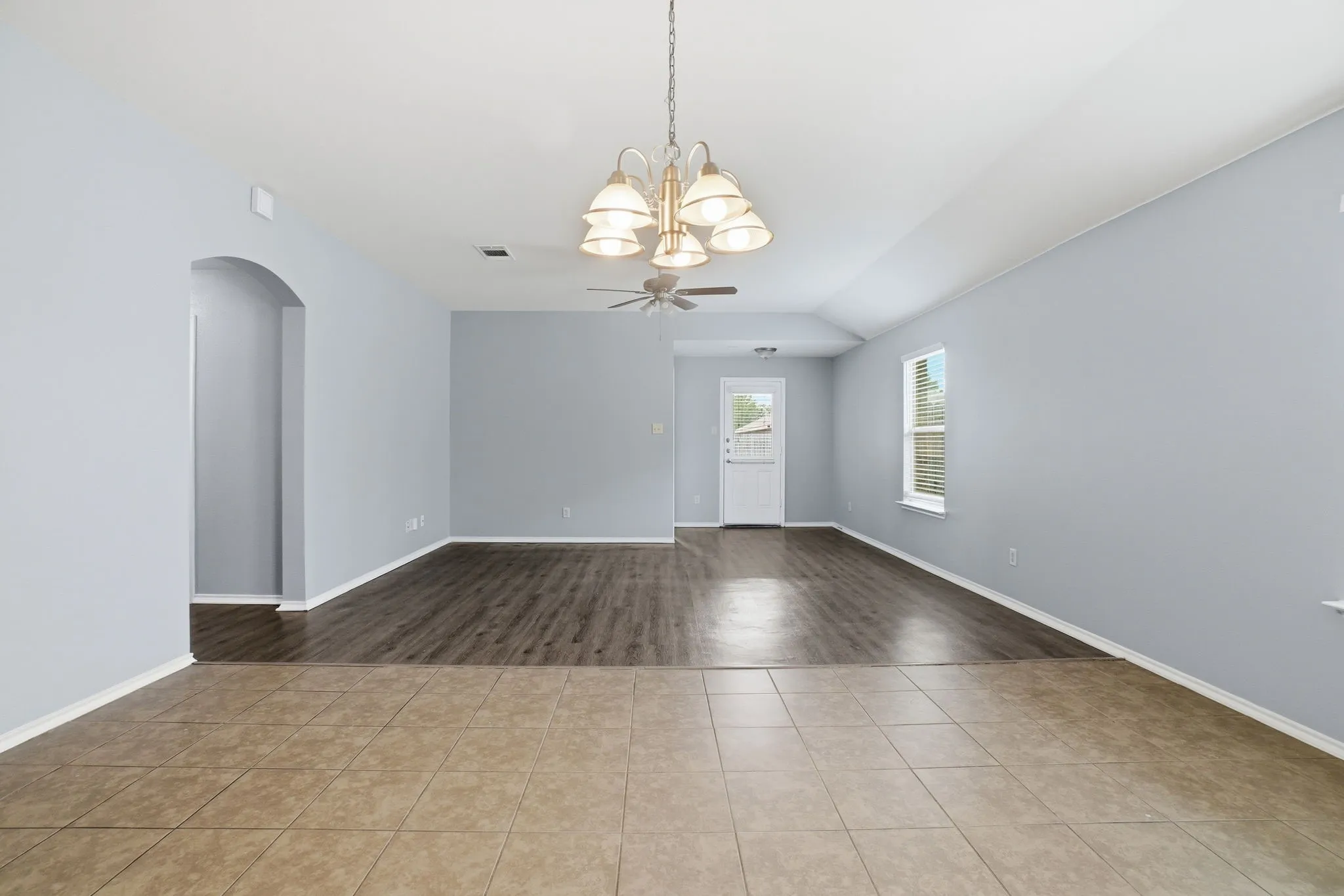 Single Family Residence For Sale in Kaufman County , 2003 Zavala, Forney, Texas 75126, 4 Bedroom, 2 Bathroom, 2 Garage spaces, 1,929 Sqft, built in 2014, mls#21217809, Real Estate Agent in Forney, Homes For Sale in Kaufman county, Homes For Sale in Forney, Realtor in Forney Texas, Real Estate Brokerage Independent Realty Texas, Luminita Cordes Realtor