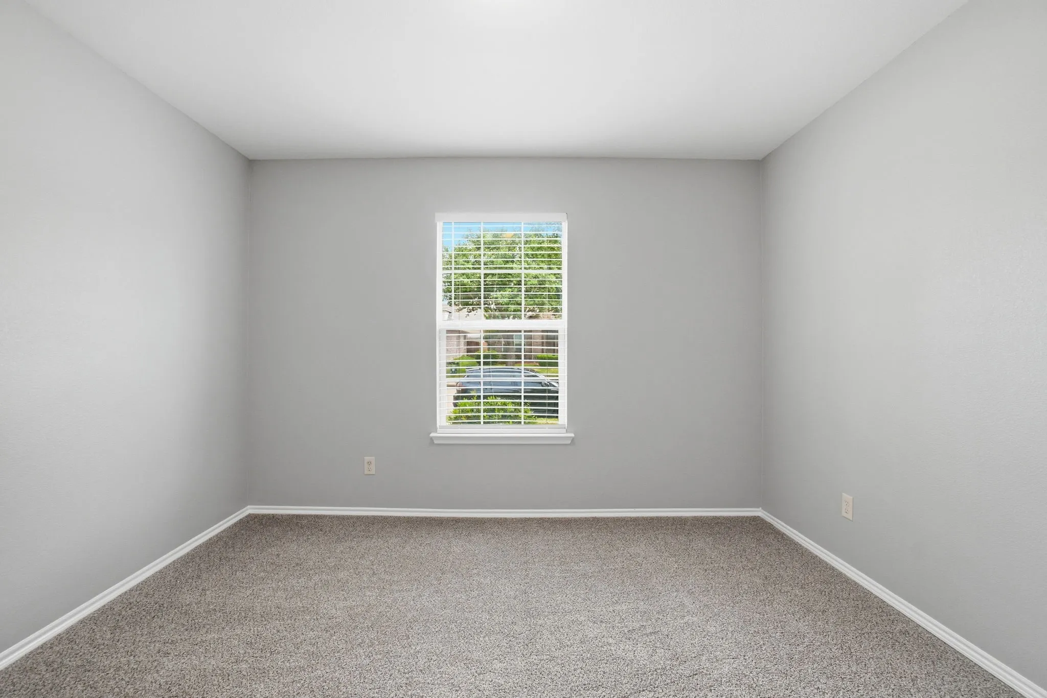 Single Family Residence For Sale in Kaufman County , 2003 Zavala, Forney, Texas 75126, 4 Bedroom, 2 Bathroom, 2 Garage spaces, 1,929 Sqft, built in 2014, mls#21217809, Real Estate Agent in Forney, Homes For Sale in Kaufman county, Homes For Sale in Forney, Realtor in Forney Texas, Real Estate Brokerage Independent Realty Texas, Luminita Cordes Realtor