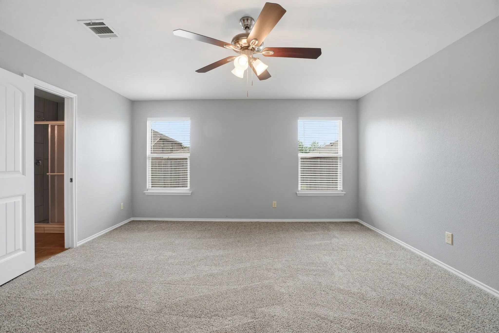 Single Family Residence For Sale in Kaufman County , 2003 Zavala, Forney, Texas 75126, 4 Bedroom, 2 Bathroom, 2 Garage spaces, 1,929 Sqft, built in 2014, mls#21217809, Real Estate Agent in Forney, Homes For Sale in Kaufman county, Homes For Sale in Forney, Realtor in Forney Texas, Real Estate Brokerage Independent Realty Texas, Luminita Cordes Realtor