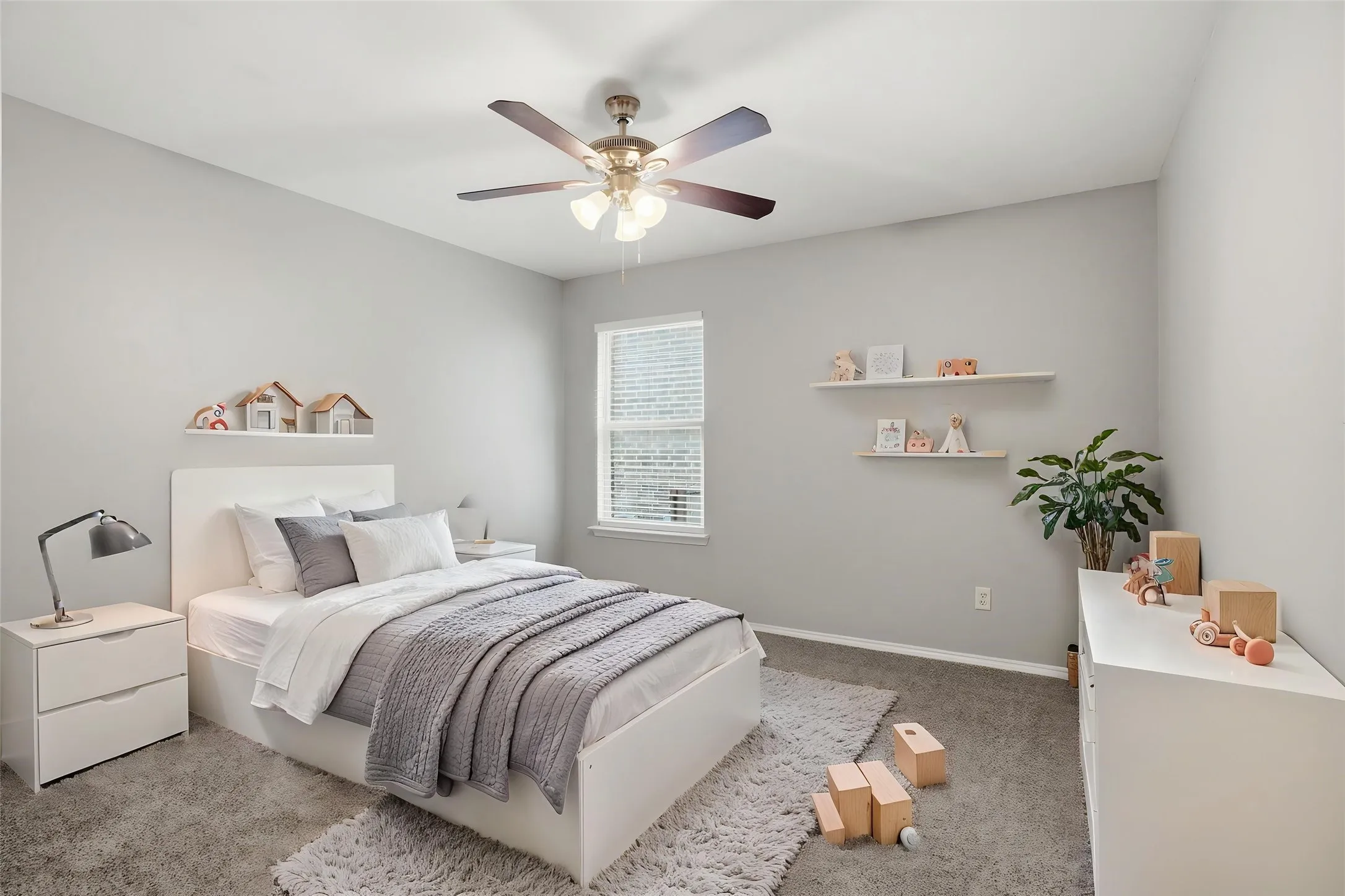 Single Family Residence For Sale in Kaufman County , 2003 Zavala, Forney, Texas 75126, 4 Bedroom, 2 Bathroom, 2 Garage spaces, 1,929 Sqft, built in 2014, mls#21217809, Real Estate Agent in Forney, Homes For Sale in Kaufman county, Homes For Sale in Forney, Realtor in Forney Texas, Real Estate Brokerage Independent Realty Texas, Luminita Cordes Realtor