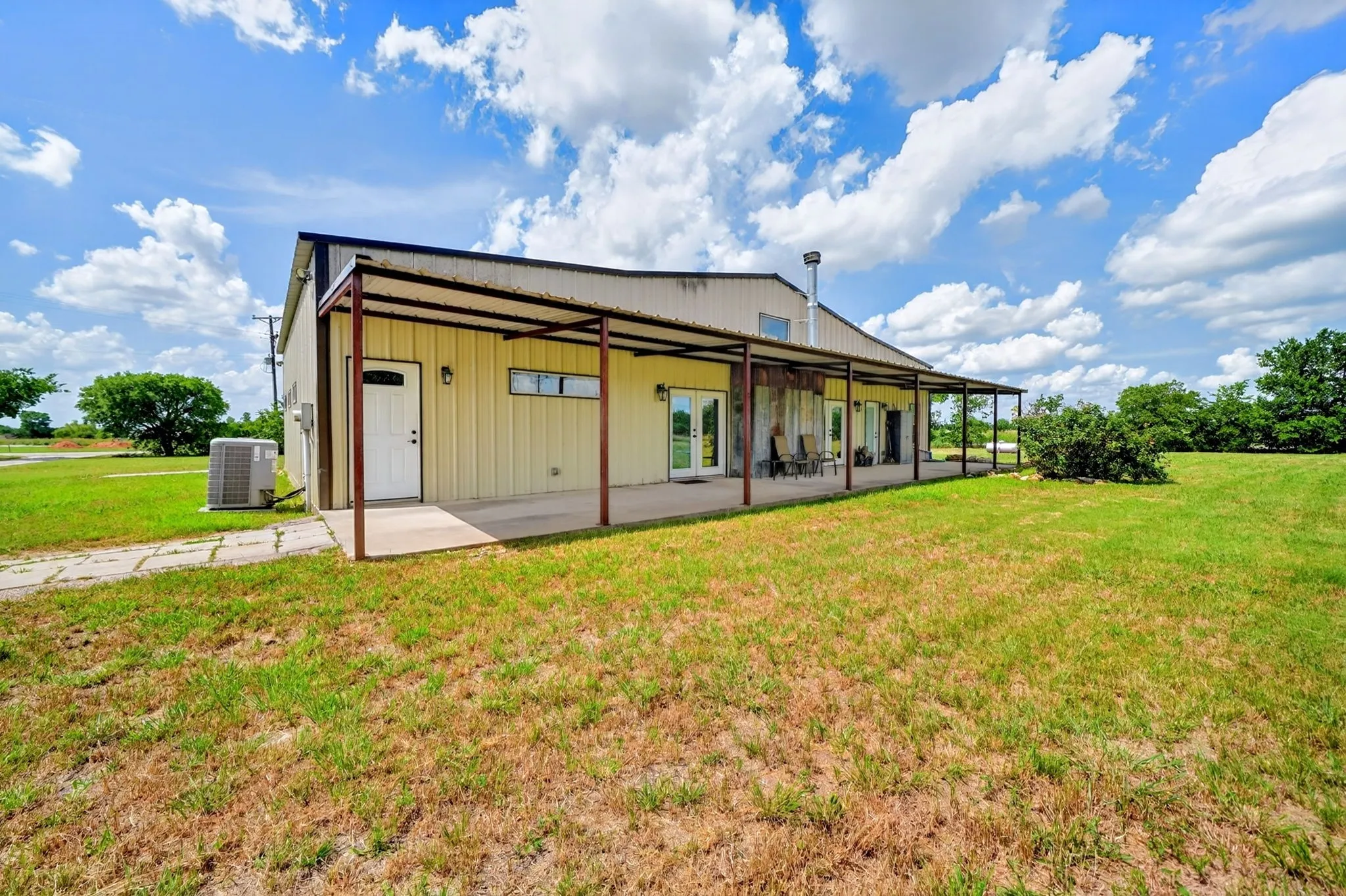 Single Family Residence For Sale in Denton County , 11110 Old Stoney Road, Ponder, Texas 76259, 3 Bedroom, 3 Bathroom, Garage spaces, 2,591 Sqft, built in 2018, Preowned, mls#21249068, Real Estate Agent in Ponder, Homes For Sale in Denton county, Homes For Sale in Ponder, Realtor in Ponder Texas, Real Estate Brokerage Independent Realty Texas, Luminita Cordes Realtor