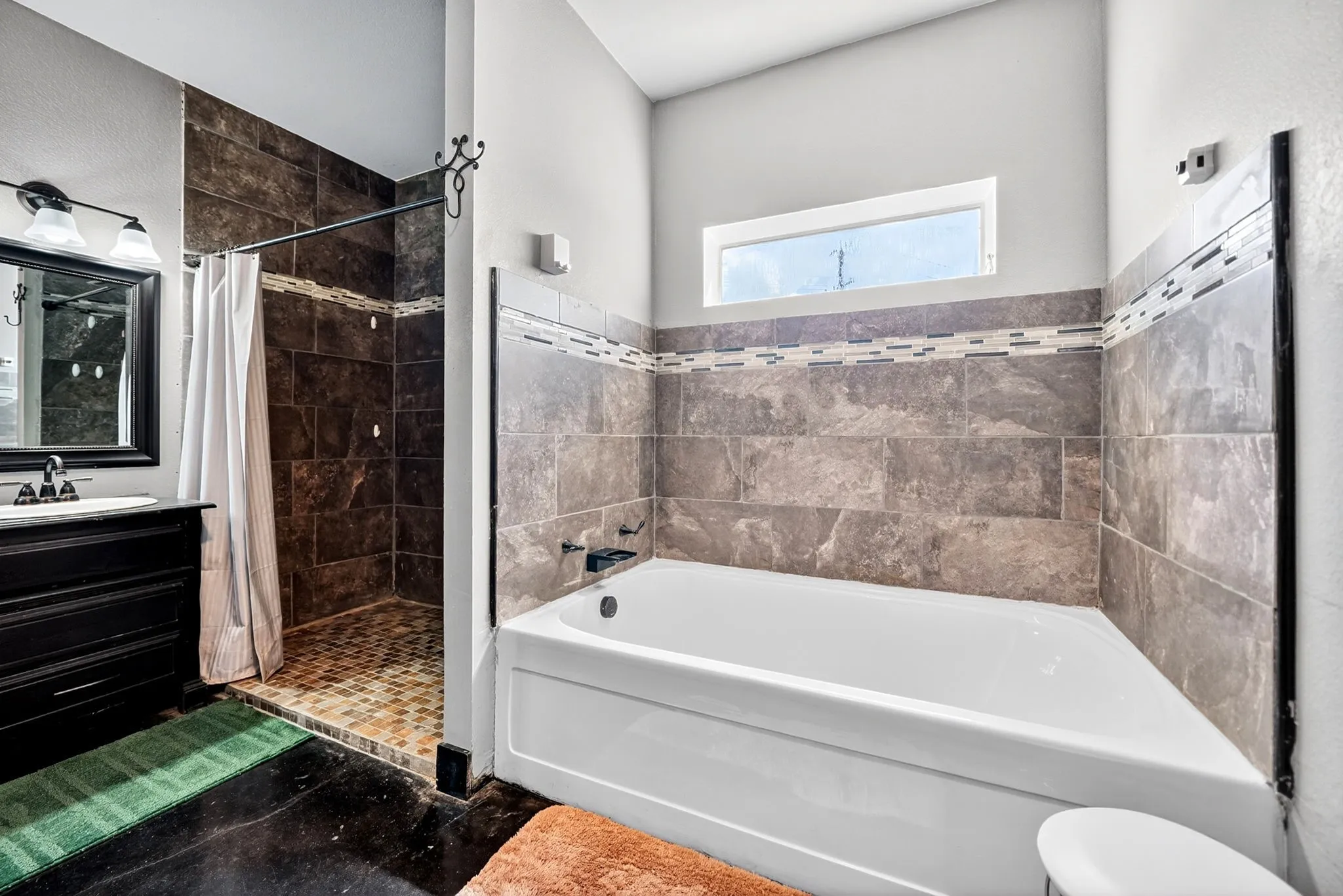 Single Family Residence For Sale in Denton County , 11110 Old Stoney Road, Ponder, Texas 76259, 3 Bedroom, 3 Bathroom, Garage spaces, 2,591 Sqft, built in 2018, Preowned, mls#21249068, Real Estate Agent in Ponder, Homes For Sale in Denton county, Homes For Sale in Ponder, Realtor in Ponder Texas, Real Estate Brokerage Independent Realty Texas, Luminita Cordes Realtor