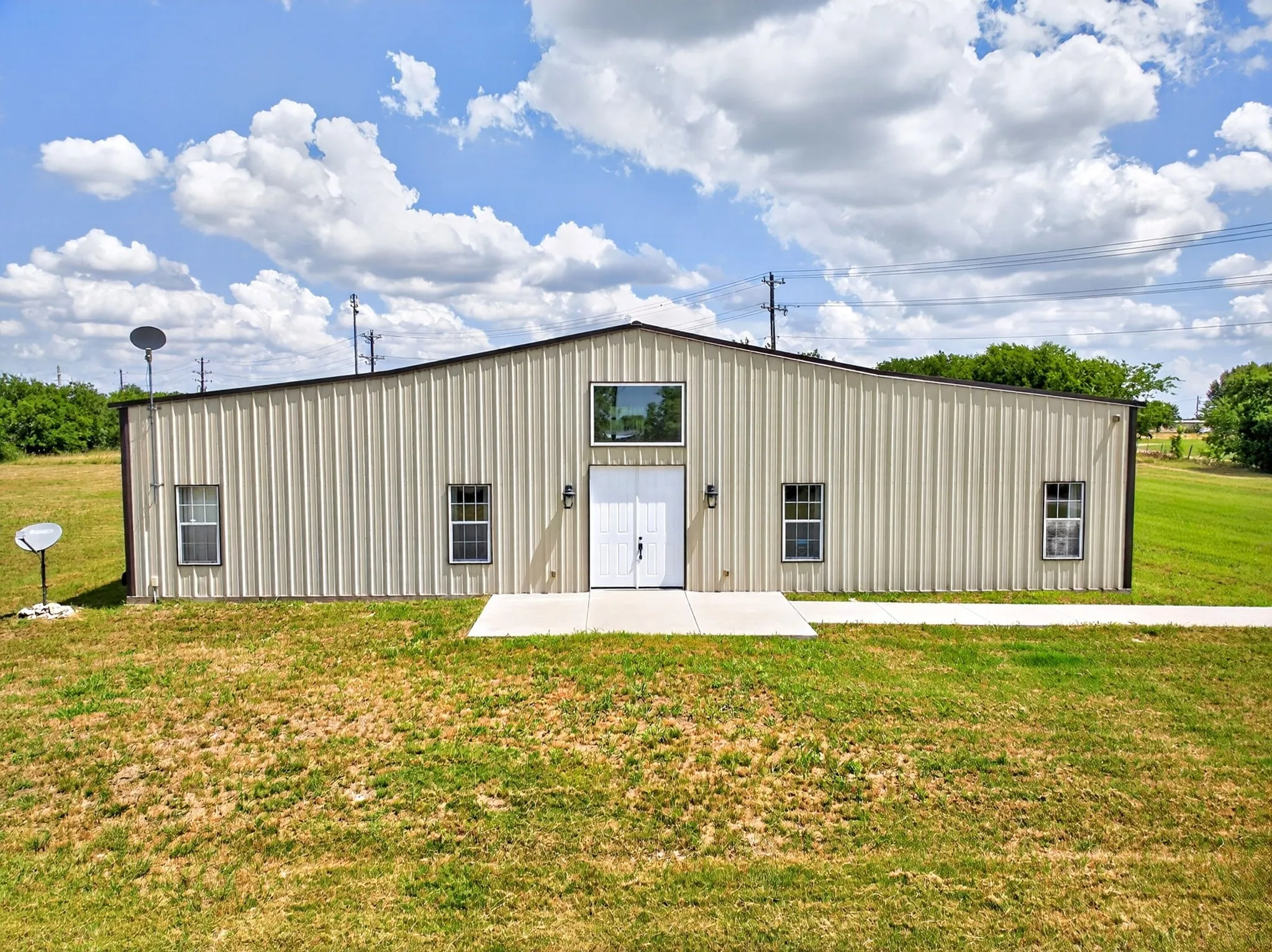 Single Family Residence For Sale in Denton County , 11110 Old Stoney Road, Ponder, Texas 76259, 3 Bedroom, 3 Bathroom, Garage spaces, 2,591 Sqft, built in 2018, Preowned, mls#21249068, Real Estate Agent in Ponder, Homes For Sale in Denton county, Homes For Sale in Ponder, Realtor in Ponder Texas, Real Estate Brokerage Independent Realty Texas, Luminita Cordes Realtor