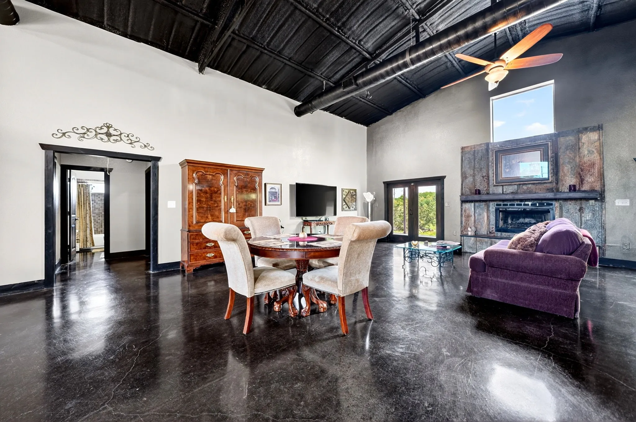 Single Family Residence For Sale in Denton County , 11110 Old Stoney Road, Ponder, Texas 76259, 3 Bedroom, 3 Bathroom, Garage spaces, 2,591 Sqft, built in 2018, Preowned, mls#21249068, Real Estate Agent in Ponder, Homes For Sale in Denton county, Homes For Sale in Ponder, Realtor in Ponder Texas, Real Estate Brokerage Independent Realty Texas, Luminita Cordes Realtor