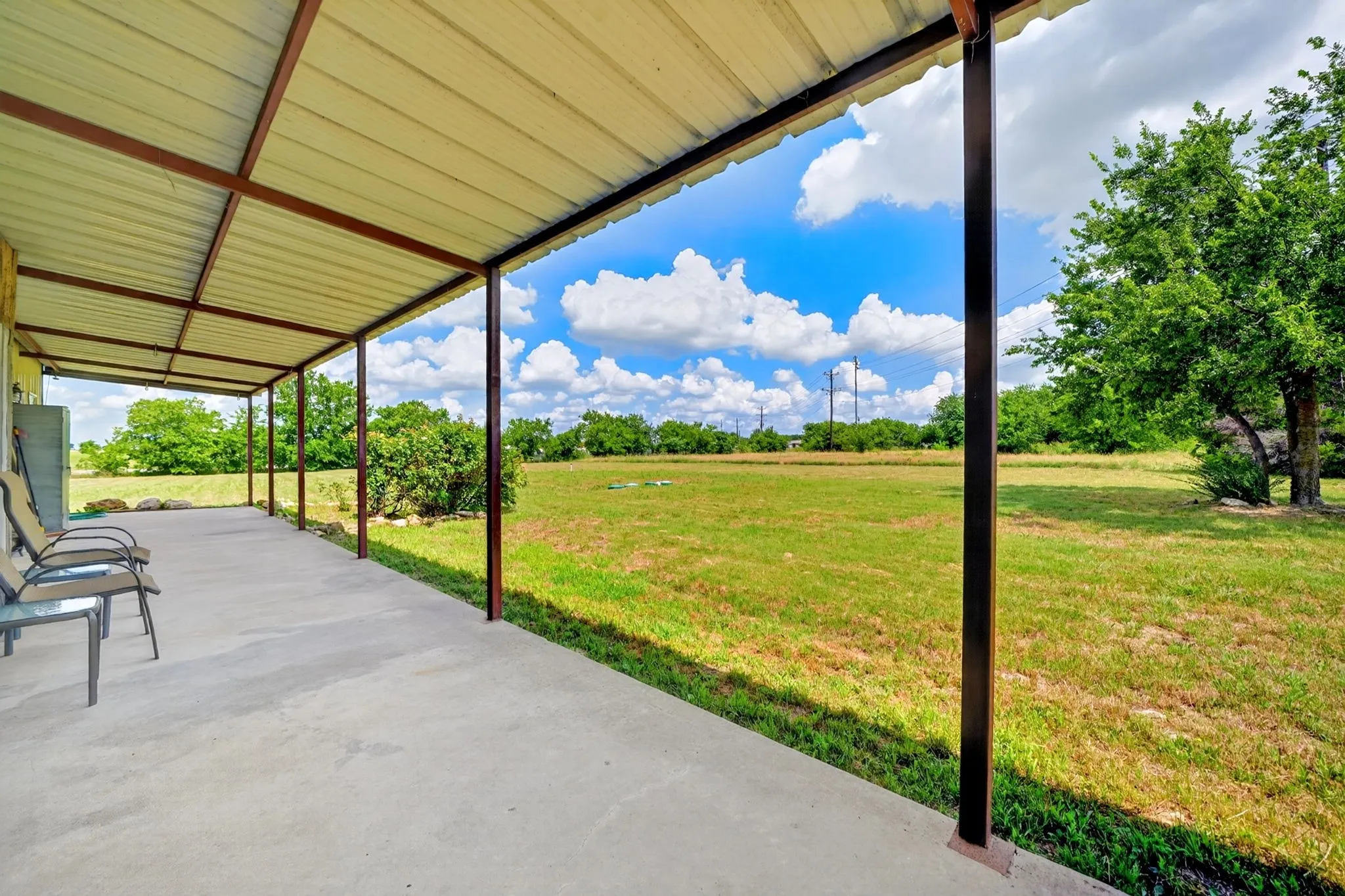 Single Family Residence For Sale in Denton County , 11110 Old Stoney Road, Ponder, Texas 76259, 3 Bedroom, 3 Bathroom, Garage spaces, 2,591 Sqft, built in 2018, Preowned, mls#21249068, Real Estate Agent in Ponder, Homes For Sale in Denton county, Homes For Sale in Ponder, Realtor in Ponder Texas, Real Estate Brokerage Independent Realty Texas, Luminita Cordes Realtor