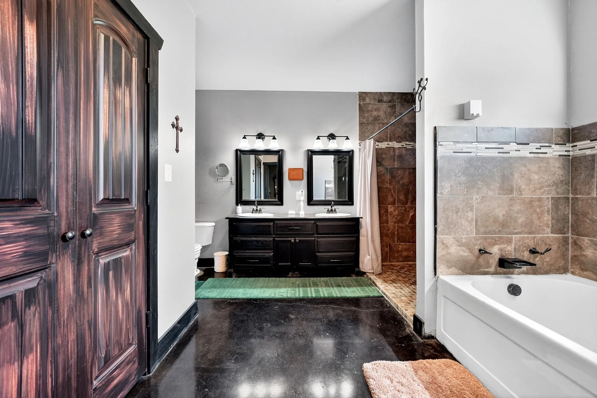 Single Family Residence For Sale in Denton County , 11110 Old Stoney Road, Ponder, Texas 76259, 3 Bedroom, 3 Bathroom, Garage spaces, 2,591 Sqft, built in 2018, Preowned, mls#21249068, Real Estate Agent in Ponder, Homes For Sale in Denton county, Homes For Sale in Ponder, Realtor in Ponder Texas, Real Estate Brokerage Independent Realty Texas, Luminita Cordes Realtor