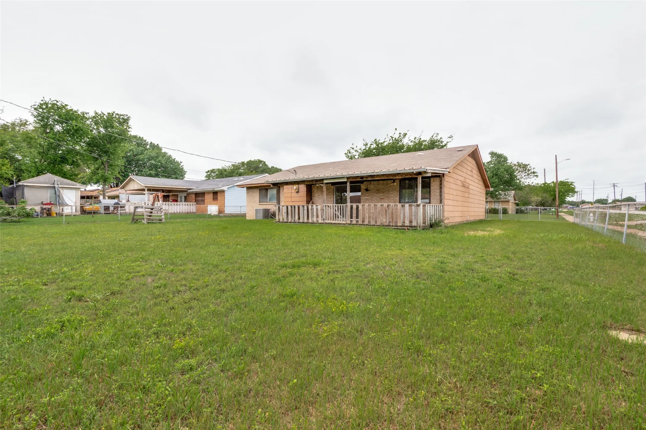 Single Family Residence For Sale in Dallas County , 2654 Arlington Lane, Lancaster, Texas 75134, 4 Bedroom, 2 Bathroom, 2 Garage spaces, 1,467 Sqft, built in 1971, Preowned, mls#21248550, Real Estate Agent in Lancaster, Homes For Sale in Dallas county, Homes For Sale in Lancaster, Realtor in Lancaster Texas, Real Estate Brokerage Independent Realty Texas, Luminita Cordes Realtor