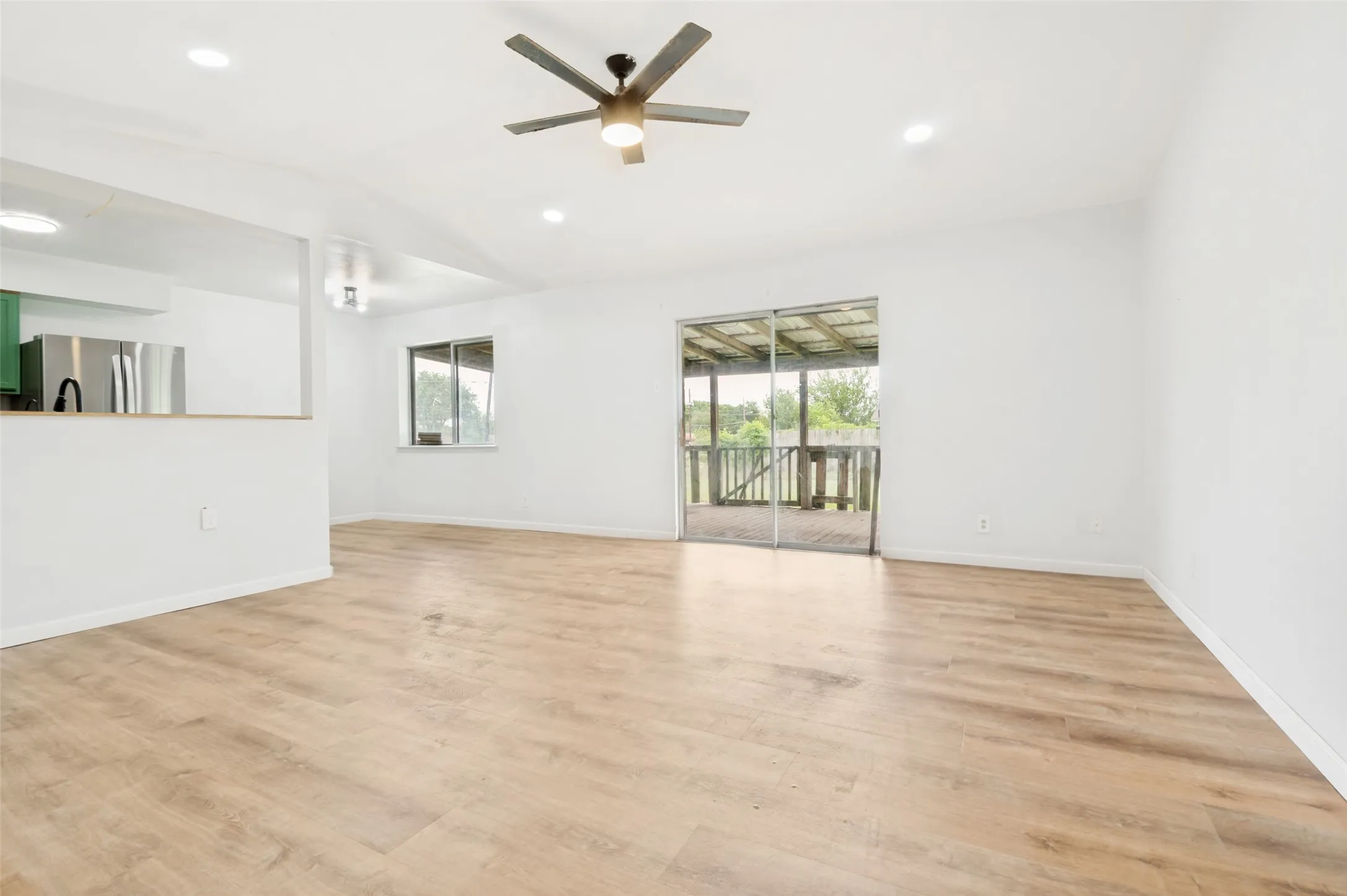 Single Family Residence For Sale in Dallas County , 2654 Arlington Lane, Lancaster, Texas 75134, 4 Bedroom, 2 Bathroom, 2 Garage spaces, 1,467 Sqft, built in 1971, Preowned, mls#21248550, Real Estate Agent in Lancaster, Homes For Sale in Dallas county, Homes For Sale in Lancaster, Realtor in Lancaster Texas, Real Estate Brokerage Independent Realty Texas, Luminita Cordes Realtor