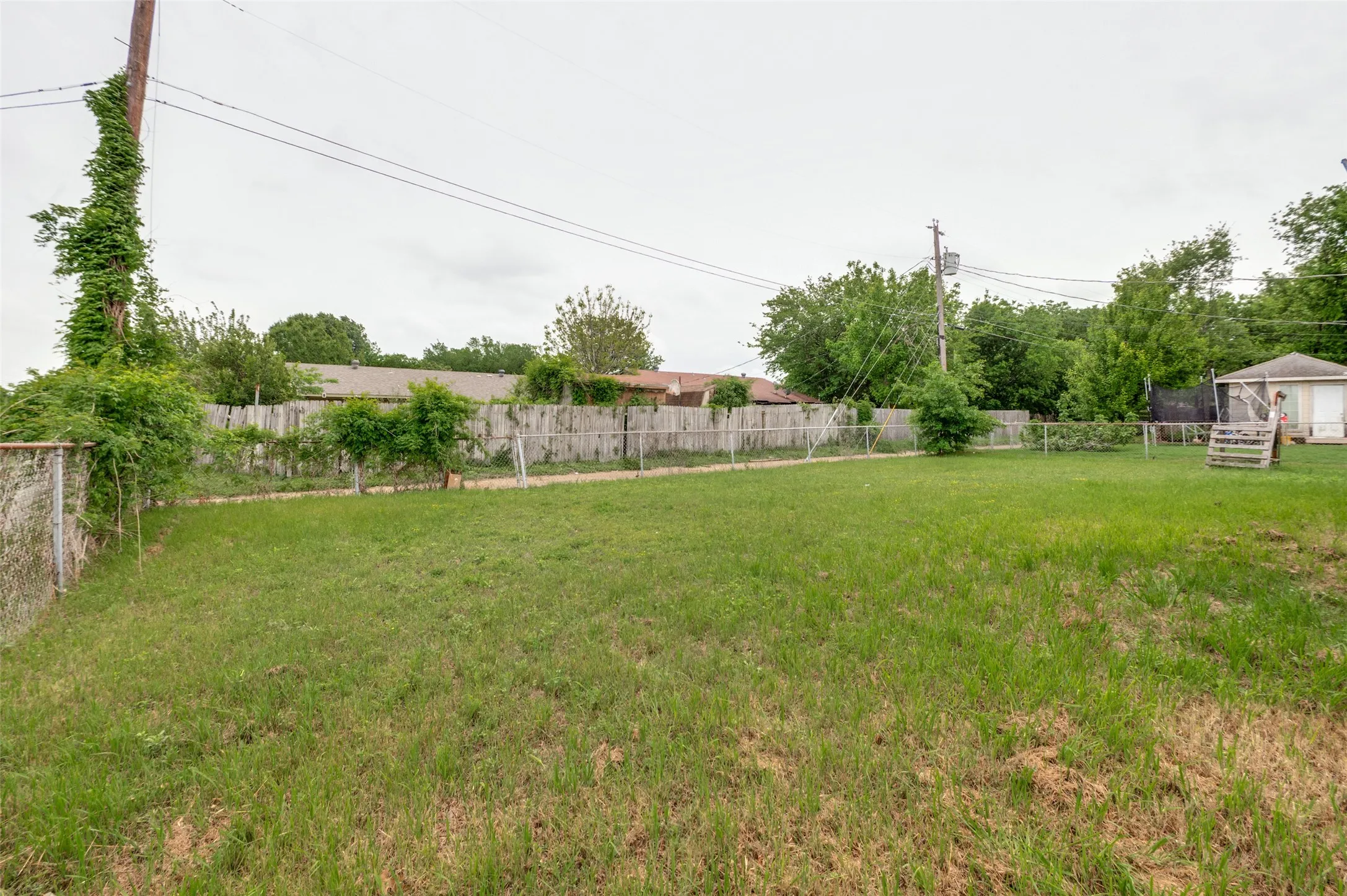 Single Family Residence For Sale in Dallas County , 2654 Arlington Lane, Lancaster, Texas 75134, 4 Bedroom, 2 Bathroom, 2 Garage spaces, 1,467 Sqft, built in 1971, Preowned, mls#21248550, Real Estate Agent in Lancaster, Homes For Sale in Dallas county, Homes For Sale in Lancaster, Realtor in Lancaster Texas, Real Estate Brokerage Independent Realty Texas, Luminita Cordes Realtor