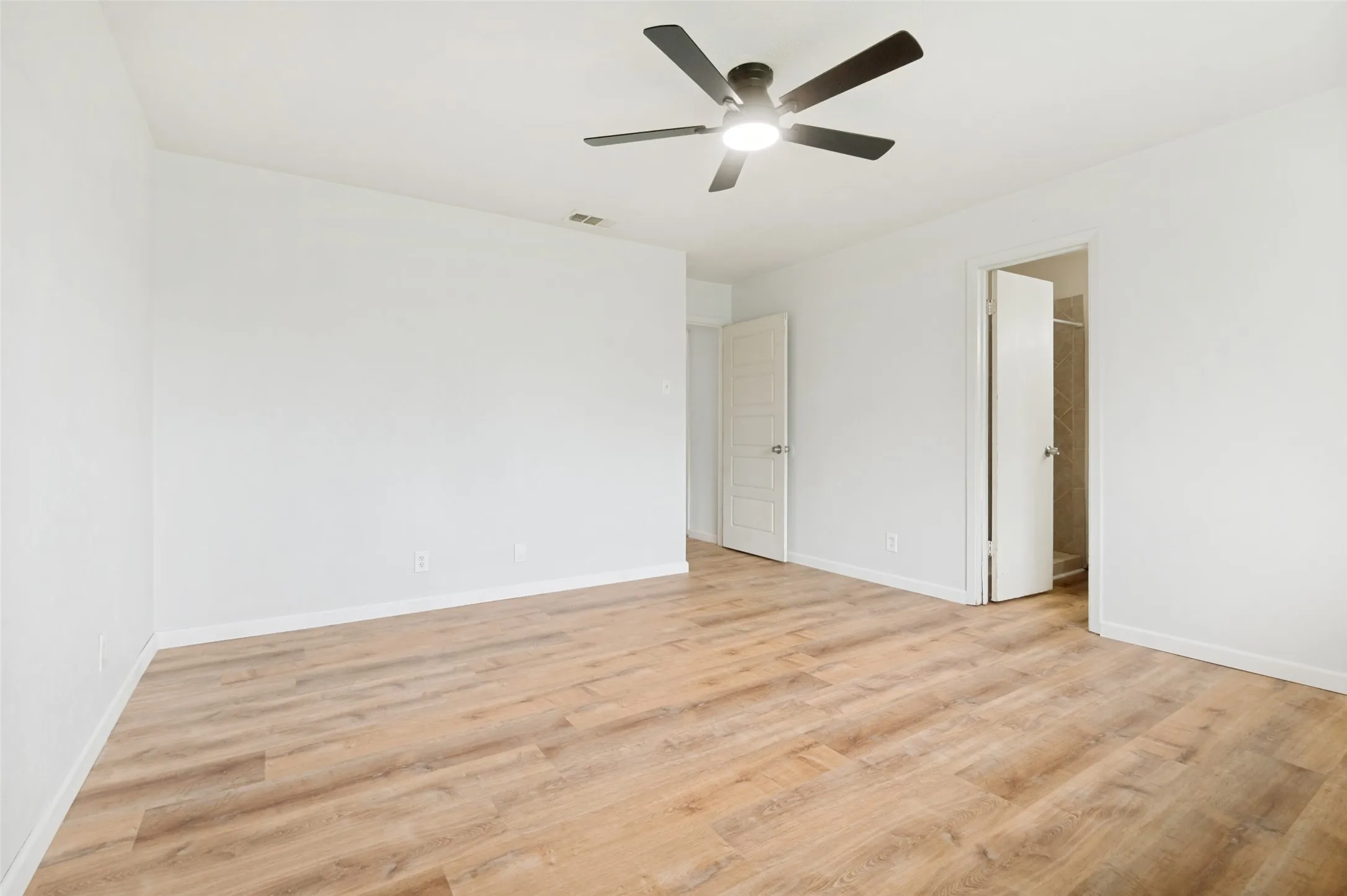 Single Family Residence For Sale in Dallas County , 2654 Arlington Lane, Lancaster, Texas 75134, 4 Bedroom, 2 Bathroom, 2 Garage spaces, 1,467 Sqft, built in 1971, Preowned, mls#21248550, Real Estate Agent in Lancaster, Homes For Sale in Dallas county, Homes For Sale in Lancaster, Realtor in Lancaster Texas, Real Estate Brokerage Independent Realty Texas, Luminita Cordes Realtor