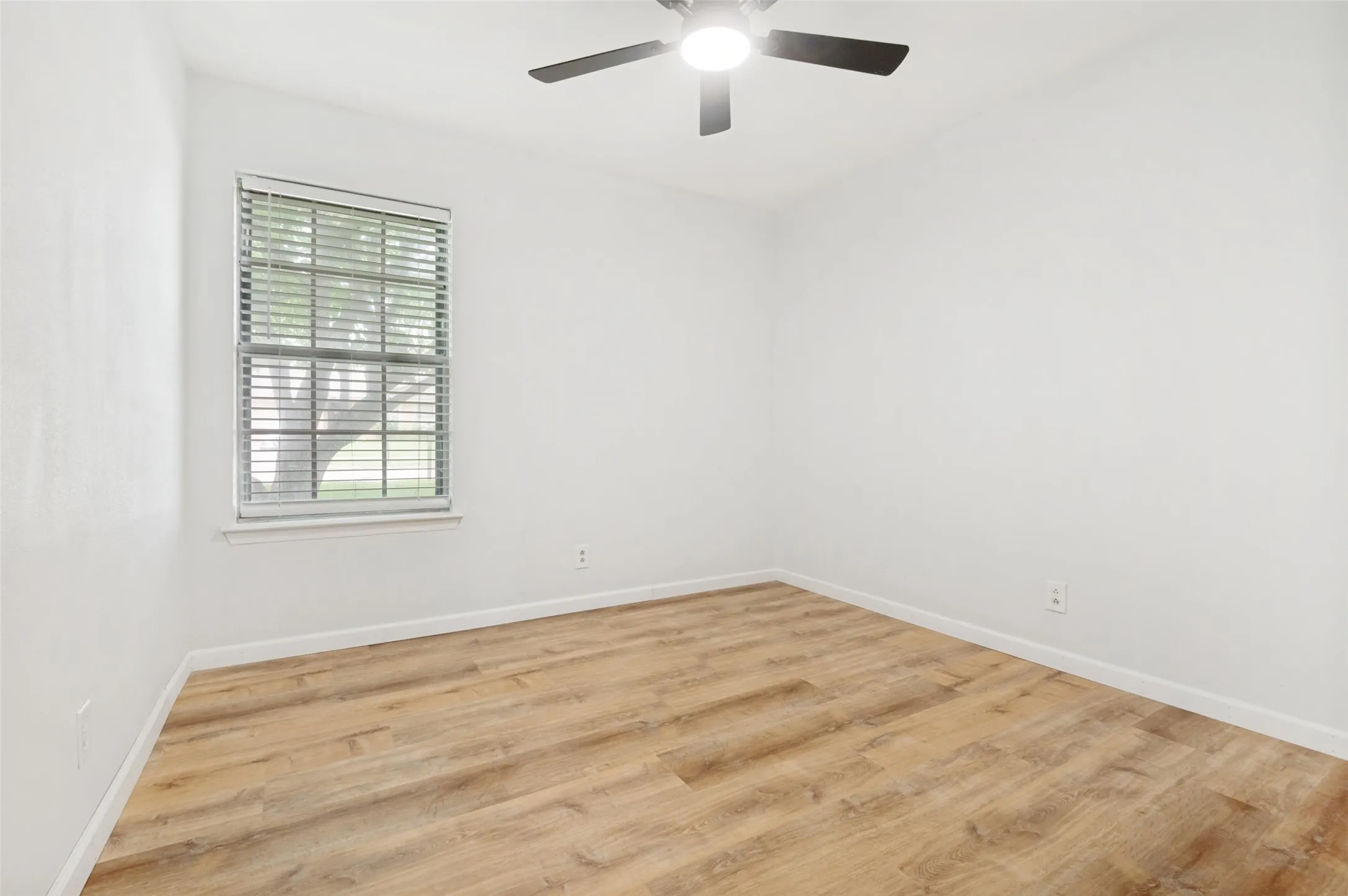 Single Family Residence For Sale in Dallas County , 2654 Arlington Lane, Lancaster, Texas 75134, 4 Bedroom, 2 Bathroom, 2 Garage spaces, 1,467 Sqft, built in 1971, Preowned, mls#21248550, Real Estate Agent in Lancaster, Homes For Sale in Dallas county, Homes For Sale in Lancaster, Realtor in Lancaster Texas, Real Estate Brokerage Independent Realty Texas, Luminita Cordes Realtor