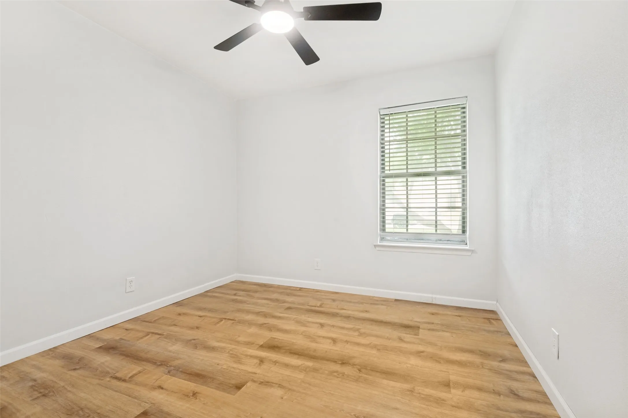 Single Family Residence For Sale in Dallas County , 2654 Arlington Lane, Lancaster, Texas 75134, 4 Bedroom, 2 Bathroom, 2 Garage spaces, 1,467 Sqft, built in 1971, Preowned, mls#21248550, Real Estate Agent in Lancaster, Homes For Sale in Dallas county, Homes For Sale in Lancaster, Realtor in Lancaster Texas, Real Estate Brokerage Independent Realty Texas, Luminita Cordes Realtor