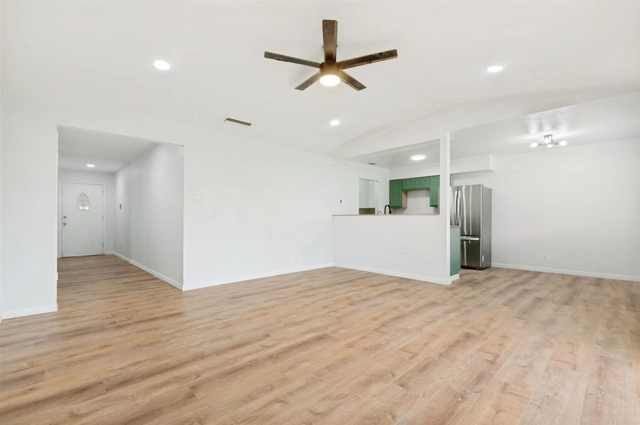 Single Family Residence For Sale in Dallas County , 2654 Arlington Lane, Lancaster, Texas 75134, 4 Bedroom, 2 Bathroom, 2 Garage spaces, 1,467 Sqft, built in 1971, Preowned, mls#21248550, Real Estate Agent in Lancaster, Homes For Sale in Dallas county, Homes For Sale in Lancaster, Realtor in Lancaster Texas, Real Estate Brokerage Independent Realty Texas, Luminita Cordes Realtor