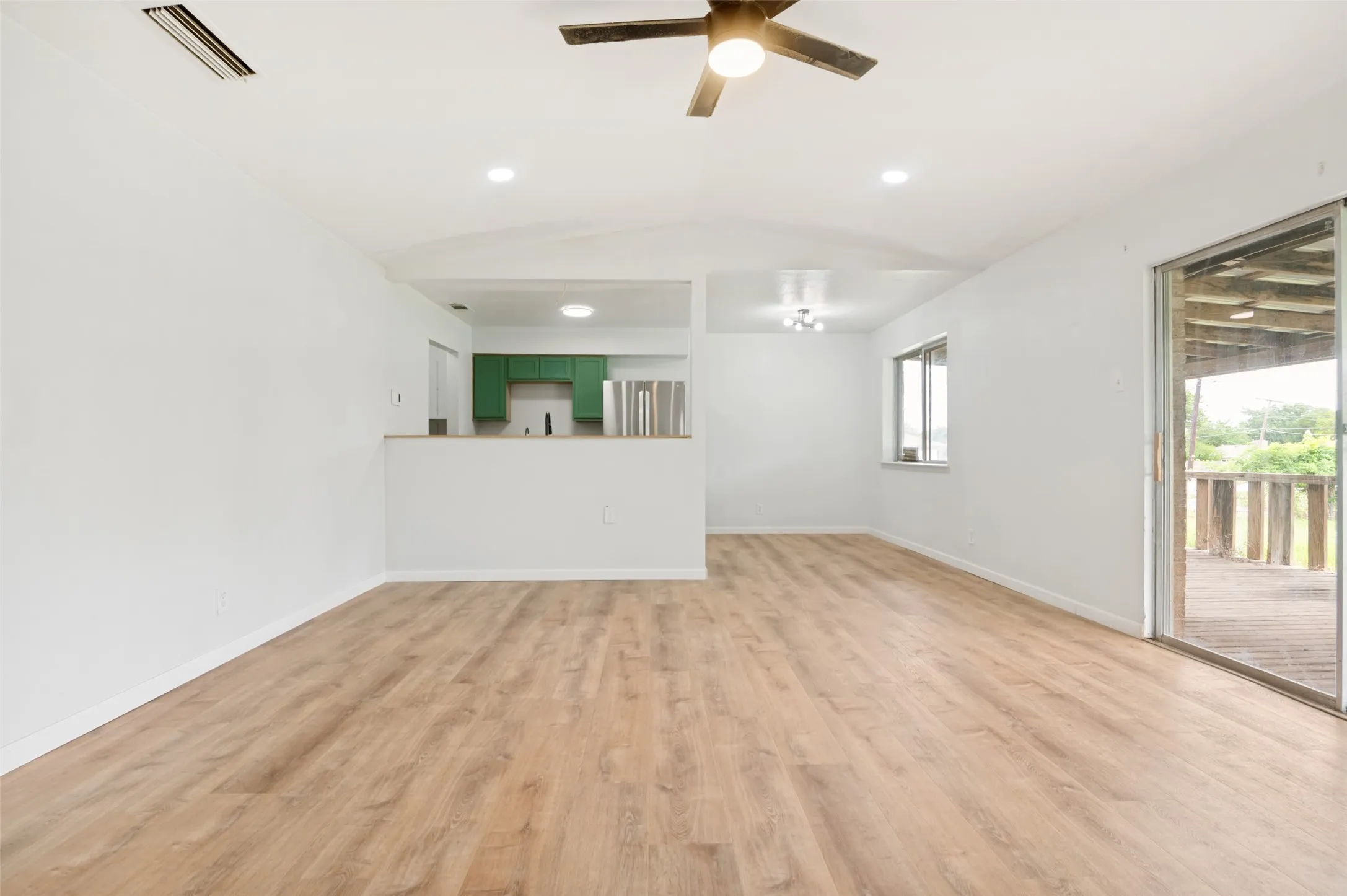 Single Family Residence For Sale in Dallas County , 2654 Arlington Lane, Lancaster, Texas 75134, 4 Bedroom, 2 Bathroom, 2 Garage spaces, 1,467 Sqft, built in 1971, Preowned, mls#21248550, Real Estate Agent in Lancaster, Homes For Sale in Dallas county, Homes For Sale in Lancaster, Realtor in Lancaster Texas, Real Estate Brokerage Independent Realty Texas, Luminita Cordes Realtor