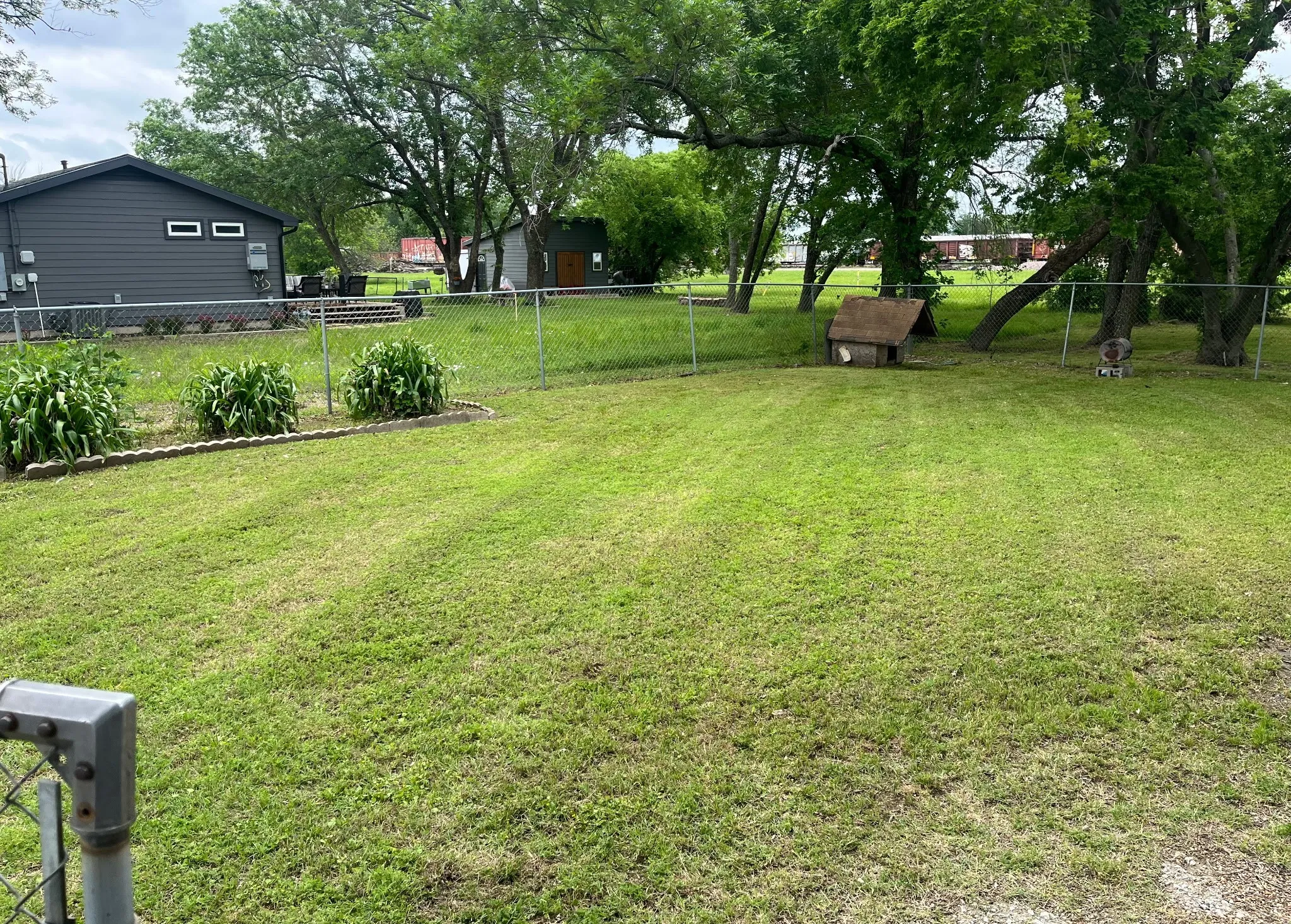 Single Family Residence For Sale in Kaufman County , 403 E Broad Street, Forney, Texas 75126, 2 Bedrooms, 2 Bathrooms, Garage spaces, 1,160 Sqft, built in 1940, Preowned, Price $290,000, mls#21240746, Real Estate Agent in Forney, Homes For Sale in Kaufman county, Homes For Sale in Forney, Realtor in Forney Texas, Real Estate Brokerage Independent Realty Texas, Luminita Cordes Realtor