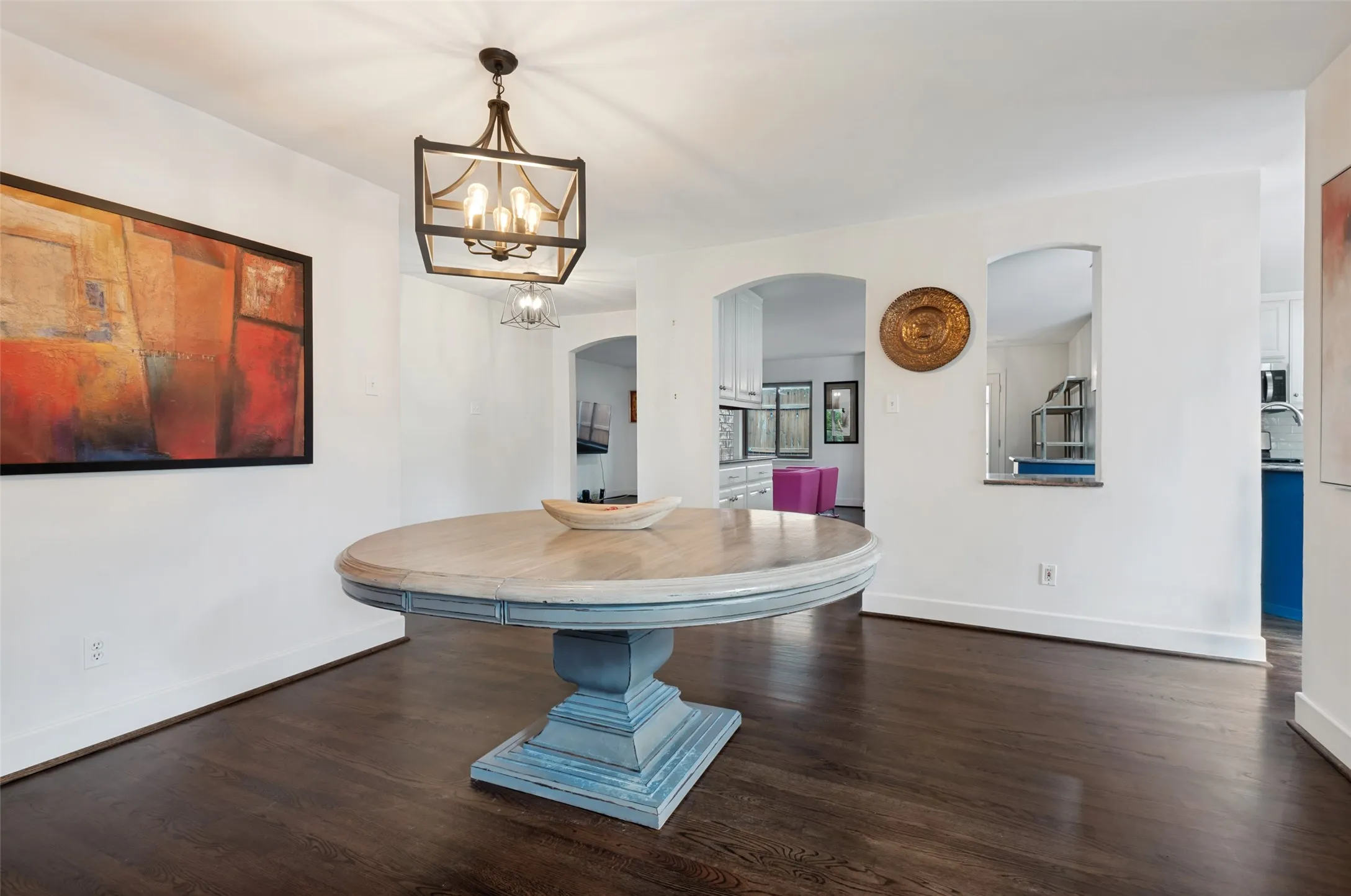 Single Family Residence For Sale in Dallas County , 3581 Woodleigh Drive, Dallas, Texas 75229, 5 Bedroom, 3 Bathroom, Garage spaces, 2,733 Sqft, built in 1955, Preowned, mls#21245971, Real Estate Agent in Dallas, Homes For Sale in Dallas county, Homes For Sale in Dallas, Realtor in Dallas Texas, Real Estate Brokerage Independent Realty Texas, Luminita Cordes Realtor