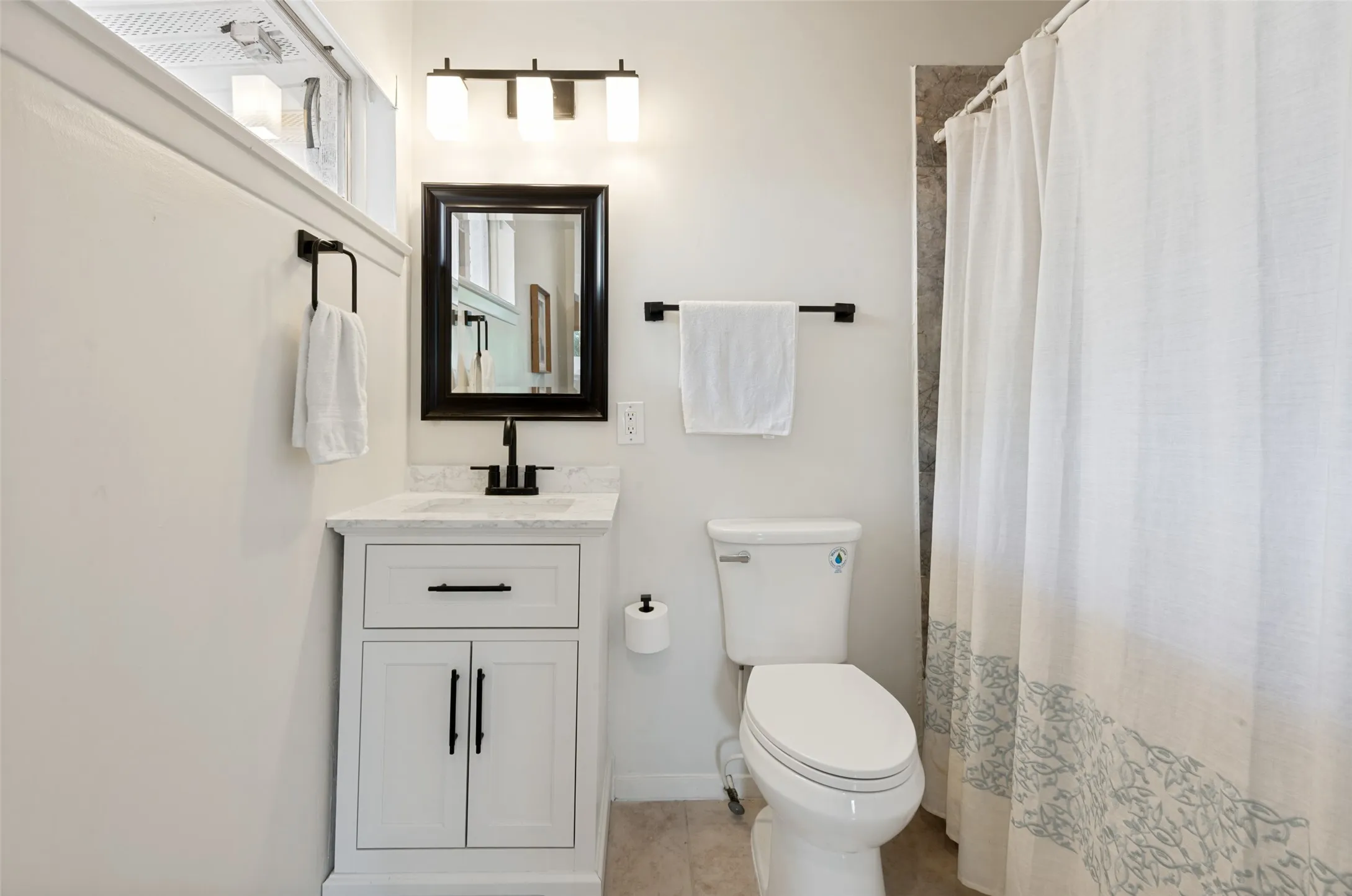 Single Family Residence For Sale in Dallas County , 3581 Woodleigh Drive, Dallas, Texas 75229, 5 Bedroom, 3 Bathroom, Garage spaces, 2,733 Sqft, built in 1955, Preowned, mls#21245971, Real Estate Agent in Dallas, Homes For Sale in Dallas county, Homes For Sale in Dallas, Realtor in Dallas Texas, Real Estate Brokerage Independent Realty Texas, Luminita Cordes Realtor