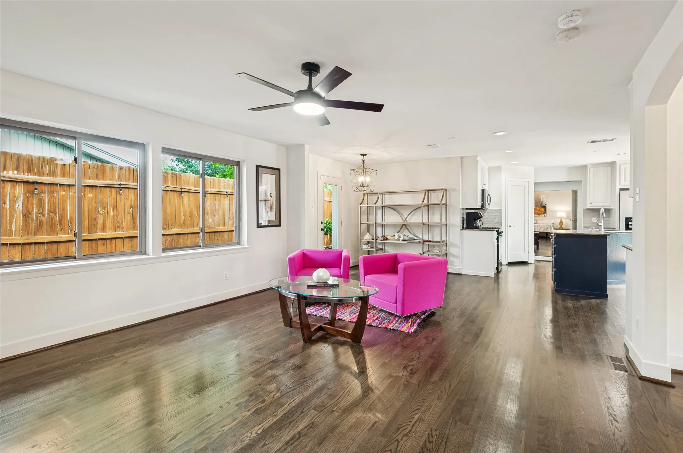 Single Family Residence For Sale in Dallas County , 3581 Woodleigh Drive, Dallas, Texas 75229, 5 Bedroom, 3 Bathroom, Garage spaces, 2,733 Sqft, built in 1955, Preowned, mls#21245971, Real Estate Agent in Dallas, Homes For Sale in Dallas county, Homes For Sale in Dallas, Realtor in Dallas Texas, Real Estate Brokerage Independent Realty Texas, Luminita Cordes Realtor