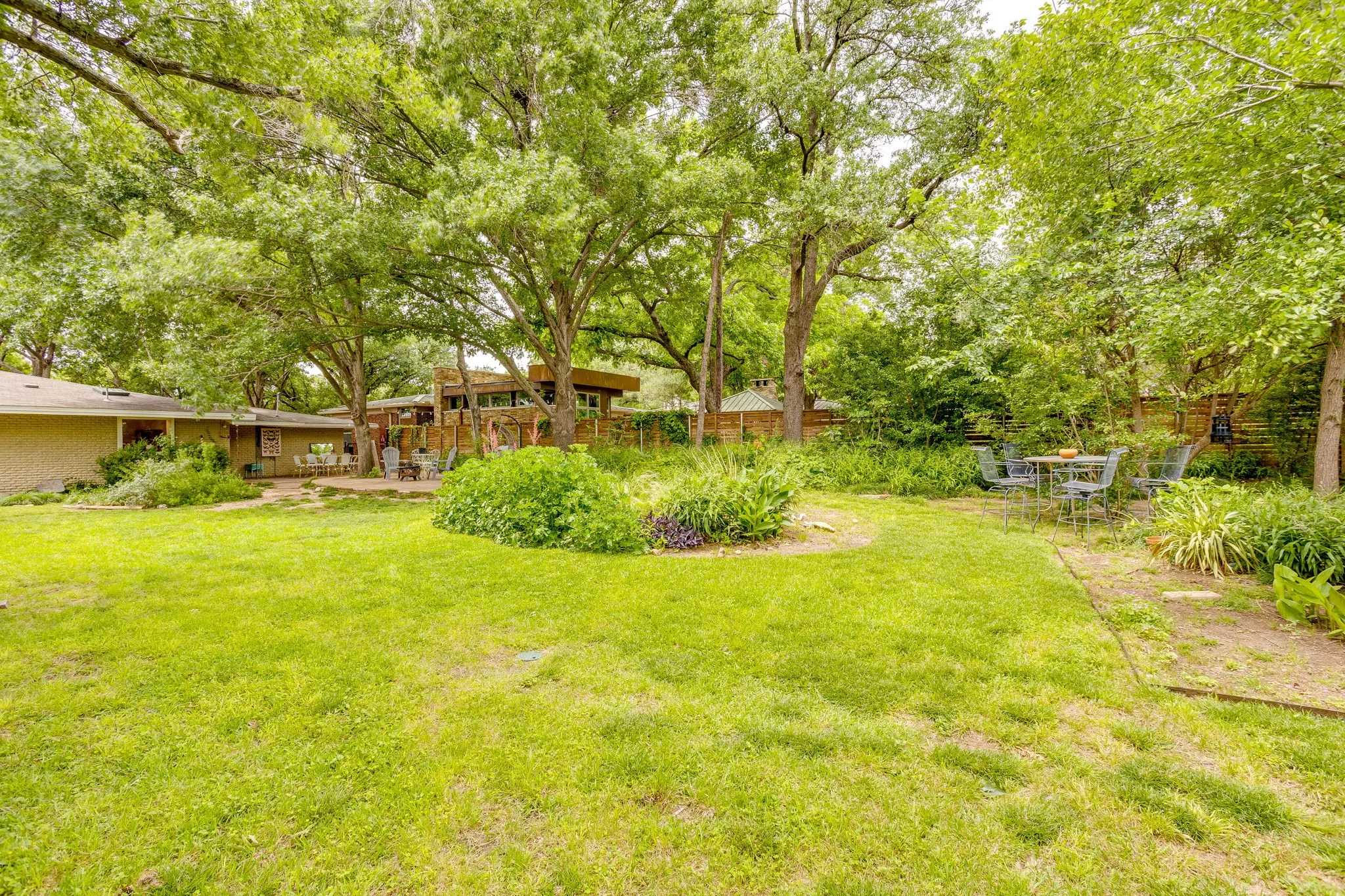 Single Family Residence For Sale in Tarrant County , 3628 Manderly Place, Fort Worth, Texas 76109, 3 Bedroom, 3 Bathroom, 2 Garage spaces, 1,890 Sqft, built in 1950, mls#21249749, Real Estate Agent in Fort Worth, Homes For Sale in Tarrant county, Homes For Sale in Fort Worth, Realtor in Fort Worth Texas, Real Estate Brokerage Independent Realty Texas, Luminita Cordes Realtor