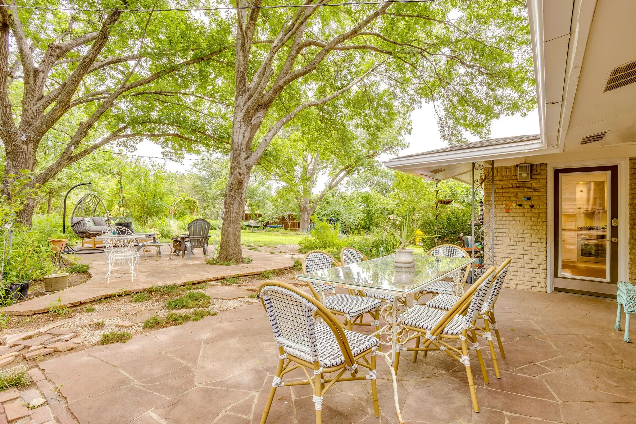 Single Family Residence For Sale in Tarrant County , 3628 Manderly Place, Fort Worth, Texas 76109, 3 Bedroom, 3 Bathroom, 2 Garage spaces, 1,890 Sqft, built in 1950, mls#21249749, Real Estate Agent in Fort Worth, Homes For Sale in Tarrant county, Homes For Sale in Fort Worth, Realtor in Fort Worth Texas, Real Estate Brokerage Independent Realty Texas, Luminita Cordes Realtor