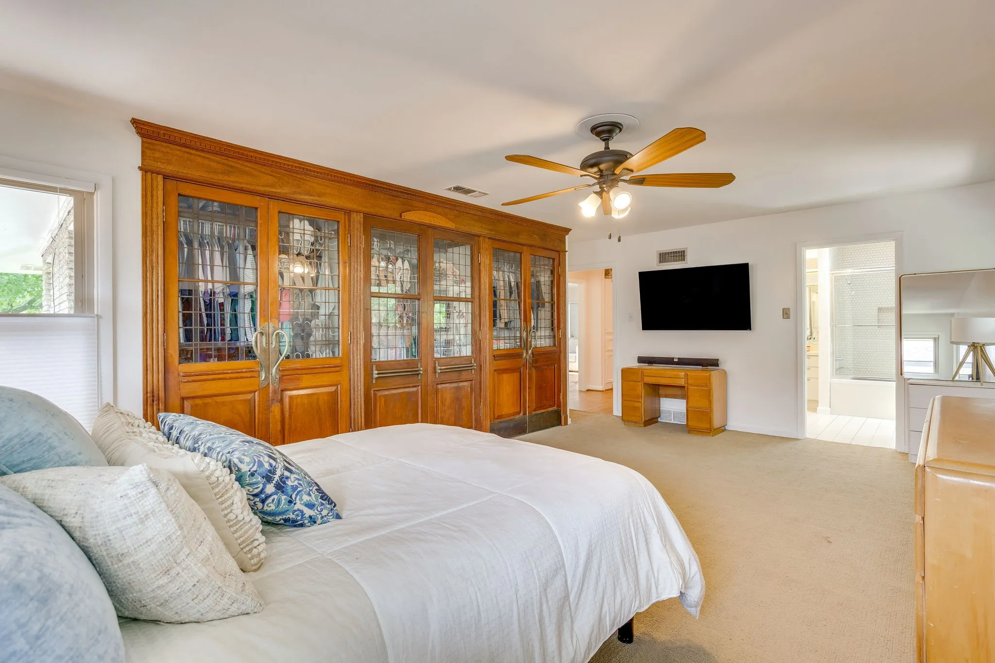 Single Family Residence For Sale in Tarrant County , 3628 Manderly Place, Fort Worth, Texas 76109, 3 Bedroom, 3 Bathroom, 2 Garage spaces, 1,890 Sqft, built in 1950, mls#21249749, Real Estate Agent in Fort Worth, Homes For Sale in Tarrant county, Homes For Sale in Fort Worth, Realtor in Fort Worth Texas, Real Estate Brokerage Independent Realty Texas, Luminita Cordes Realtor