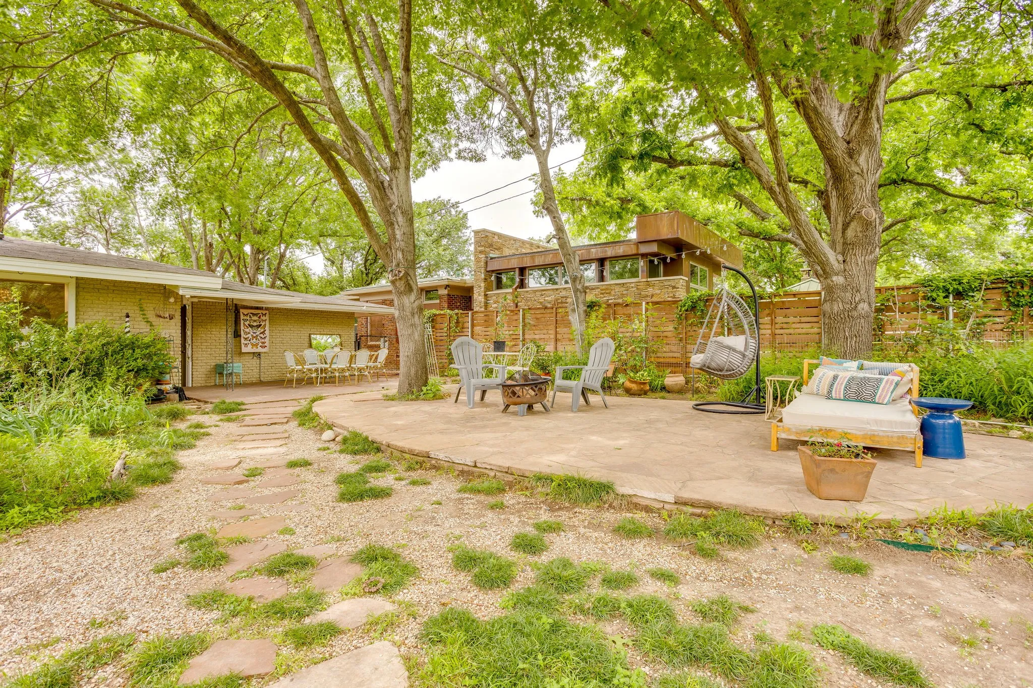Single Family Residence For Sale in Tarrant County , 3628 Manderly Place, Fort Worth, Texas 76109, 3 Bedroom, 3 Bathroom, 2 Garage spaces, 1,890 Sqft, built in 1950, mls#21249749, Real Estate Agent in Fort Worth, Homes For Sale in Tarrant county, Homes For Sale in Fort Worth, Realtor in Fort Worth Texas, Real Estate Brokerage Independent Realty Texas, Luminita Cordes Realtor