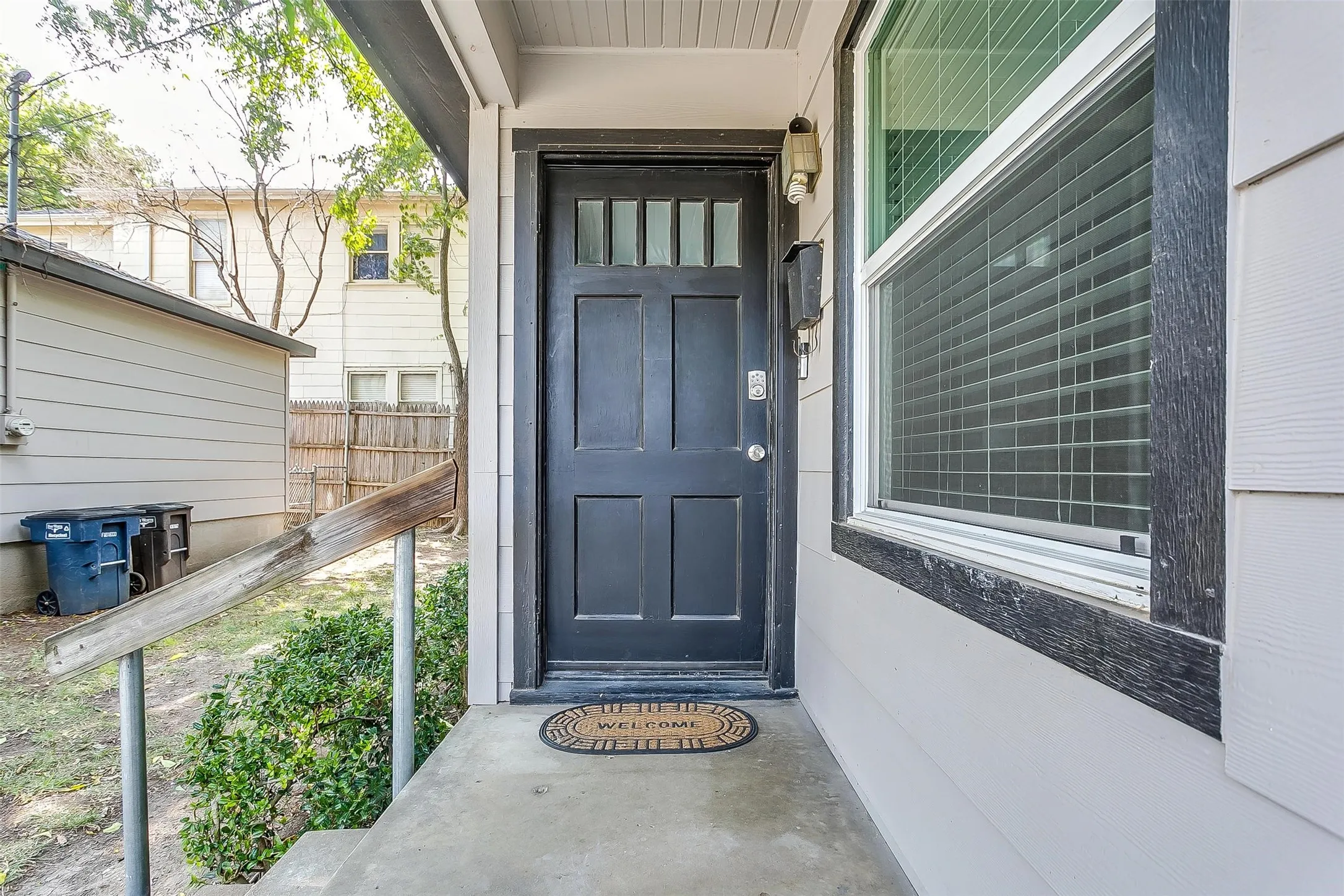Single Family Residence For Rent in Tarrant County , 4704 Collinwood Avenue, Fort Worth, Texas 76107, 2 Bedroom, 1 Bathroom, 1 Garage spaces, 900 Sqft, built in 1948, Preowned, mls#21245473, Real Estate Agent in Fort Worth, Homes For Rent in Tarrant county, Homes For Rent in Fort Worth, Realtor in Fort Worth Texas, Real Estate Brokerage Independent Realty Texas, Luminita Cordes Realtor