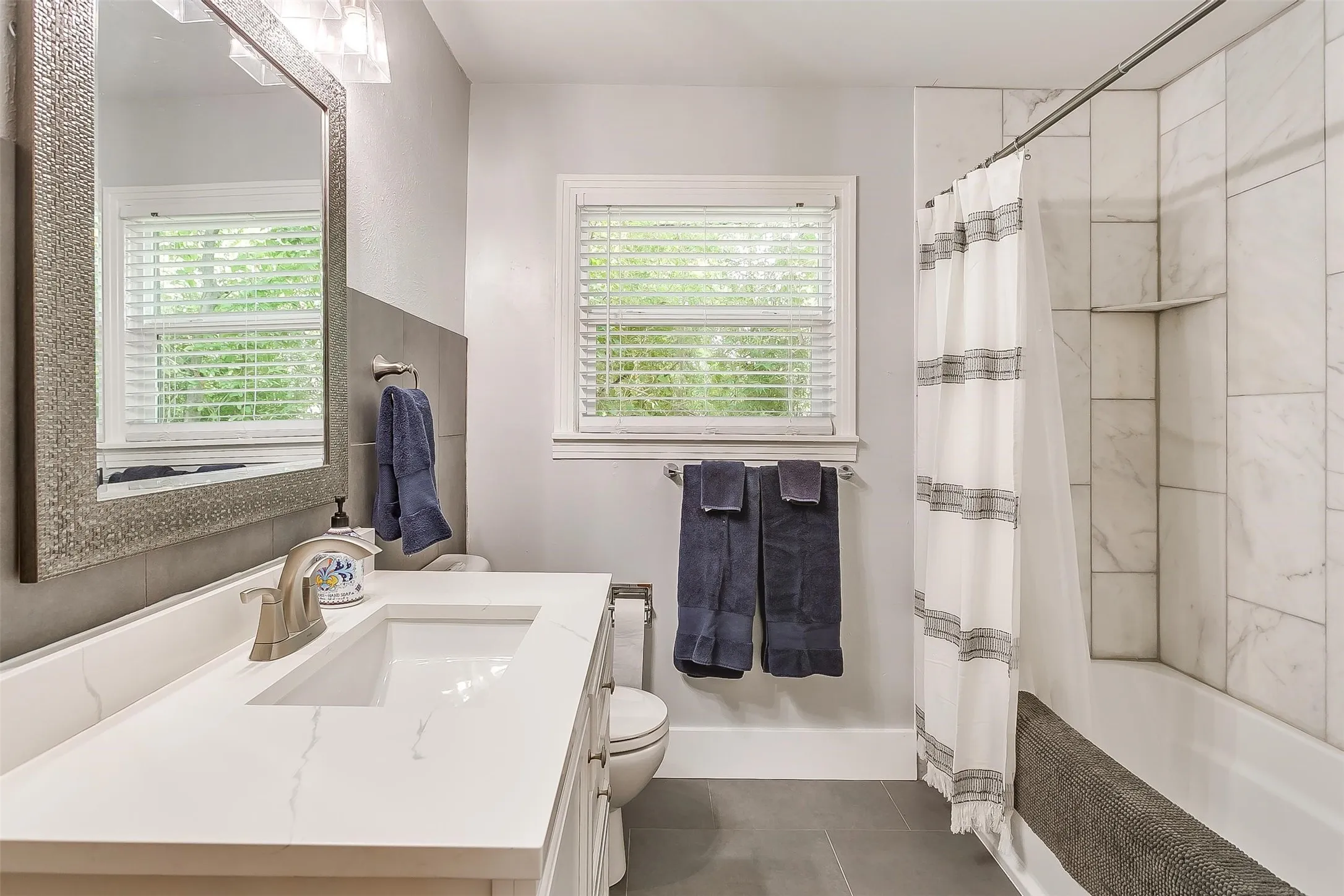 Single Family Residence For Rent in Tarrant County , 4704 Collinwood Avenue, Fort Worth, Texas 76107, 2 Bedroom, 1 Bathroom, 1 Garage spaces, 900 Sqft, built in 1948, Preowned, mls#21245473, Real Estate Agent in Fort Worth, Homes For Rent in Tarrant county, Homes For Rent in Fort Worth, Realtor in Fort Worth Texas, Real Estate Brokerage Independent Realty Texas, Luminita Cordes Realtor