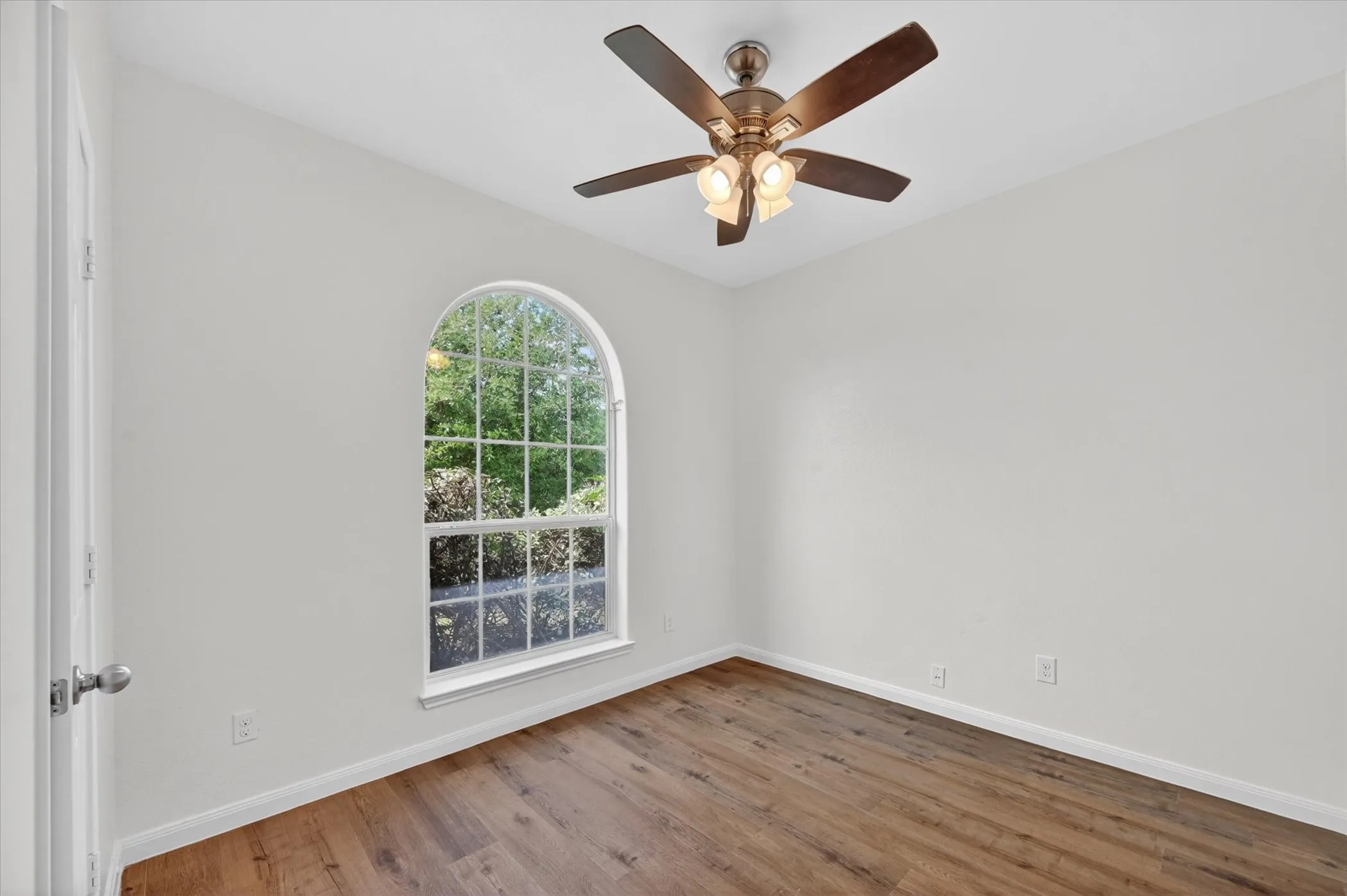 Single Family Residence For Rent in Collin County , 204 Lamont Road, Anna, Texas 75409, 4 Bedrooms, 2 Bathrooms, 2 Garage spaces, 1,678 Sqft, built in 2013, Preowned, Price $1,950, mls#21249254, Real Estate Agent in Anna, Homes For Rent in Collin county, Homes For Rent in Anna, Realtor in Anna Texas, Real Estate Brokerage Independent Realty Texas, Luminita Cordes Realtor