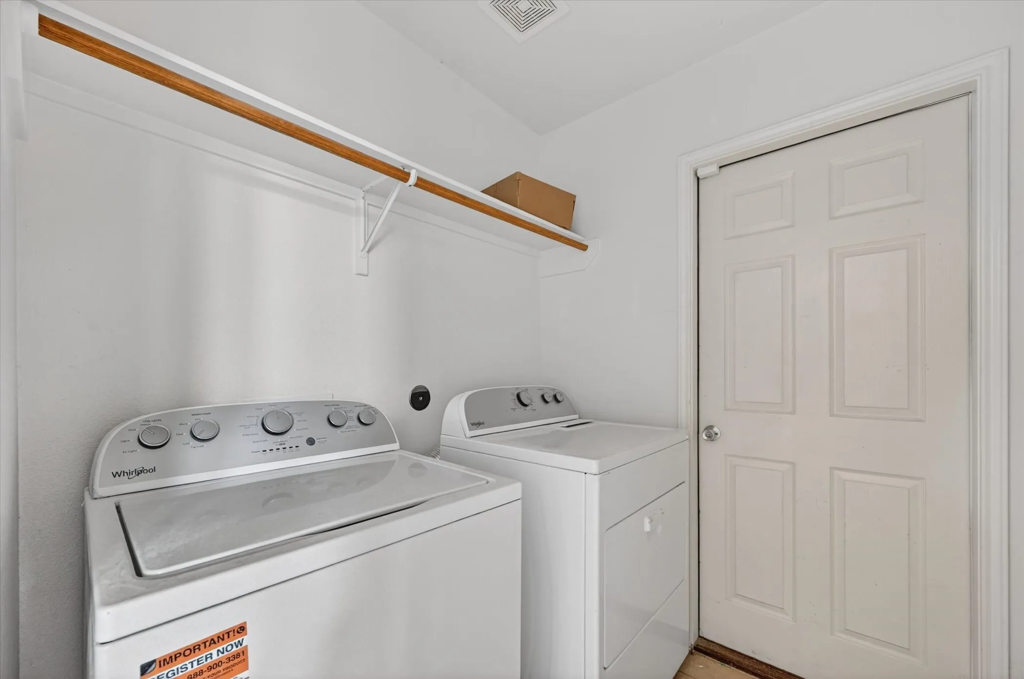 Single Family Residence For Rent in Collin County , 204 Lamont Road, Anna, Texas 75409, 4 Bedrooms, 2 Bathrooms, 2 Garage spaces, 1,678 Sqft, built in 2013, Preowned, Price $1,950, mls#21249254, Real Estate Agent in Anna, Homes For Rent in Collin county, Homes For Rent in Anna, Realtor in Anna Texas, Real Estate Brokerage Independent Realty Texas, Luminita Cordes Realtor
