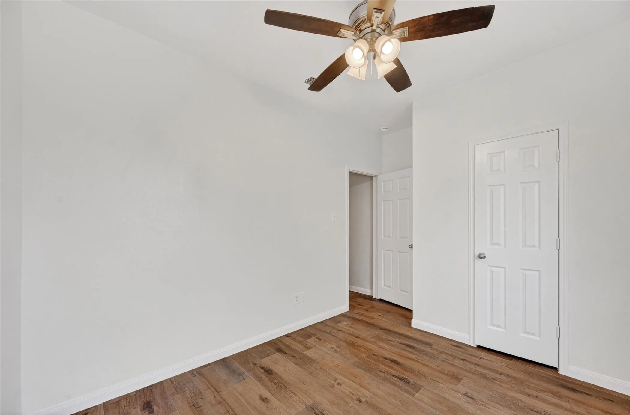 Single Family Residence For Rent in Collin County , 204 Lamont Road, Anna, Texas 75409, 4 Bedrooms, 2 Bathrooms, 2 Garage spaces, 1,678 Sqft, built in 2013, Preowned, Price $1,950, mls#21249254, Real Estate Agent in Anna, Homes For Rent in Collin county, Homes For Rent in Anna, Realtor in Anna Texas, Real Estate Brokerage Independent Realty Texas, Luminita Cordes Realtor