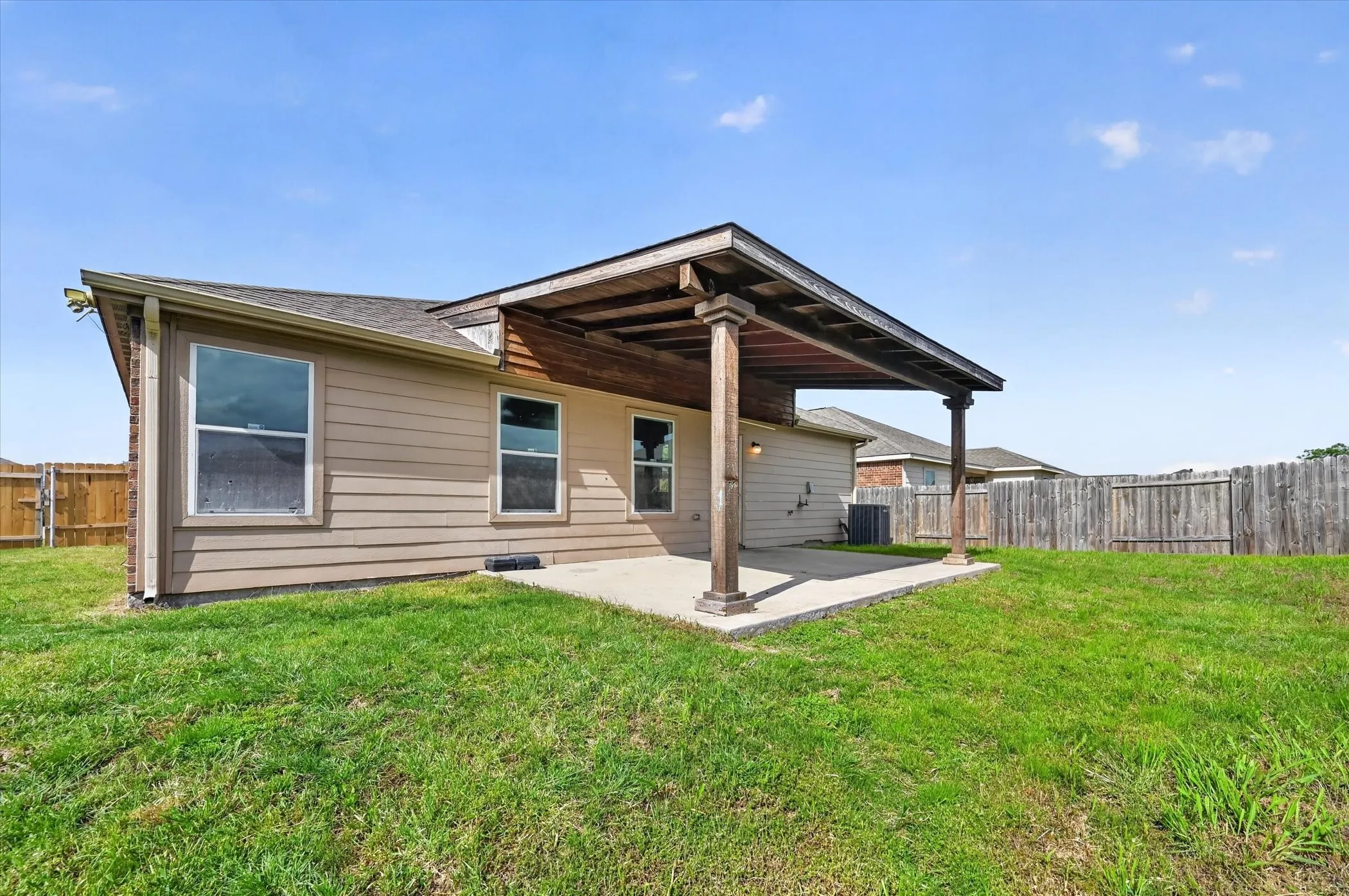 Single Family Residence For Rent in Collin County , 204 Lamont Road, Anna, Texas 75409, 4 Bedrooms, 2 Bathrooms, 2 Garage spaces, 1,678 Sqft, built in 2013, Preowned, Price $1,950, mls#21249254, Real Estate Agent in Anna, Homes For Rent in Collin county, Homes For Rent in Anna, Realtor in Anna Texas, Real Estate Brokerage Independent Realty Texas, Luminita Cordes Realtor