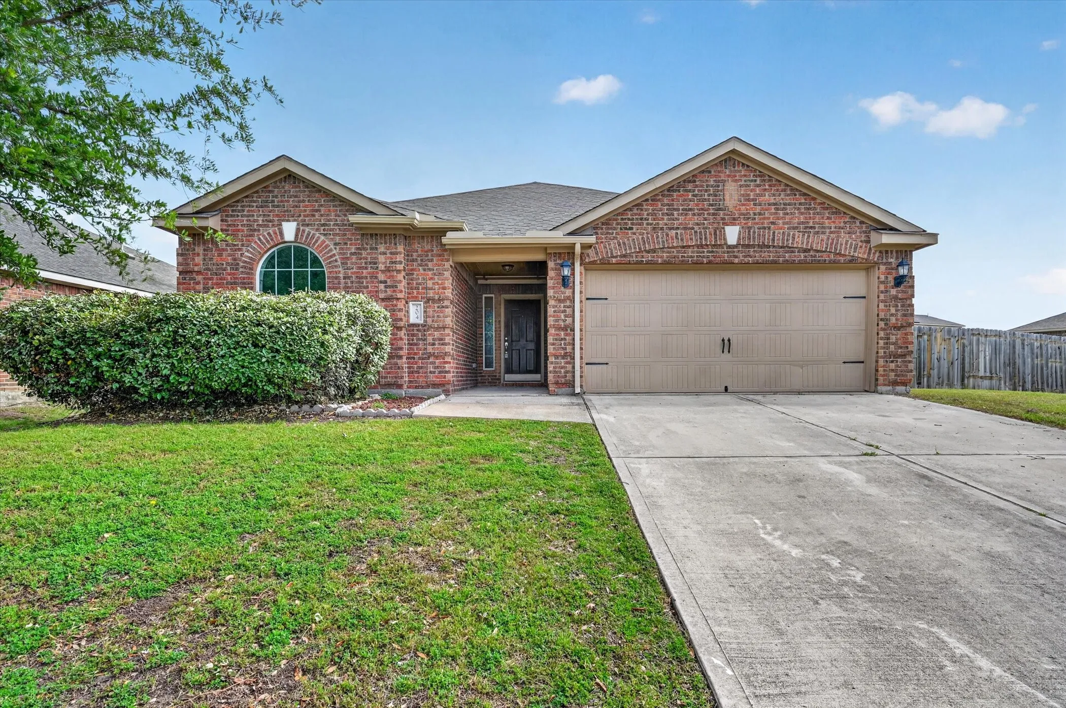 Single Family Residence For Rent in Collin County , 204 Lamont Road, Anna, Texas 75409, 4 Bedrooms, 2 Bathrooms, 2 Garage spaces, 1,678 Sqft, built in 2013, Preowned, Price $1,950, mls#21249254, Real Estate Agent in Anna, Homes For Rent in Collin county, Homes For Rent in Anna, Realtor in Anna Texas, Real Estate Brokerage Independent Realty Texas, Luminita Cordes Realtor