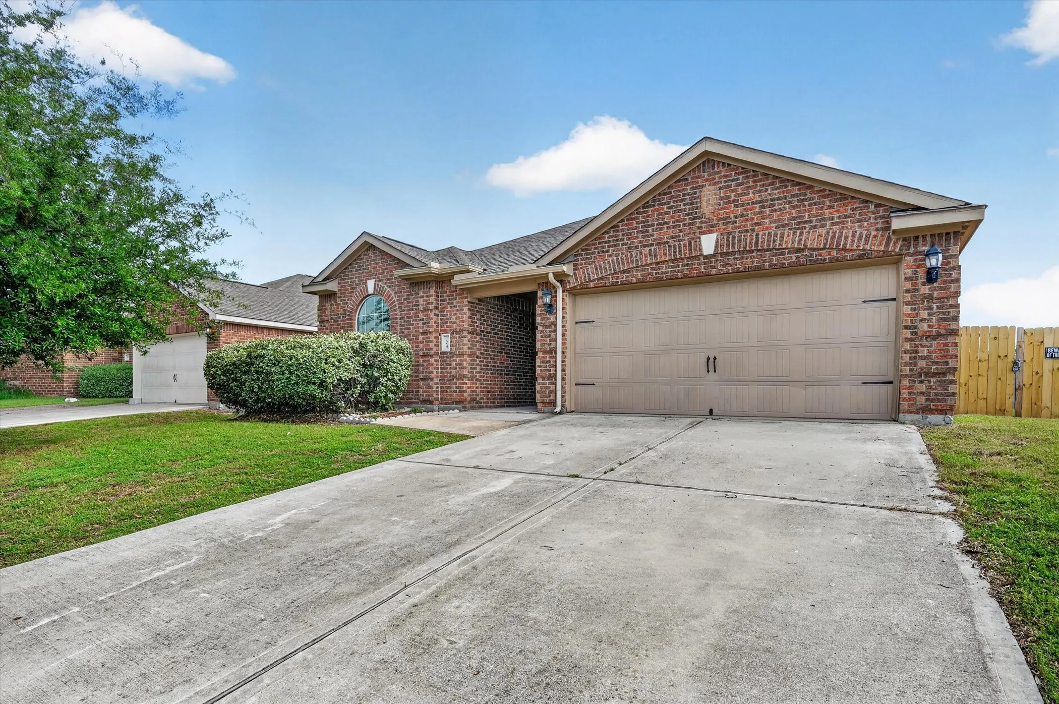 Single Family Residence For Rent in Collin County , 204 Lamont Road, Anna, Texas 75409, 4 Bedrooms, 2 Bathrooms, 2 Garage spaces, 1,678 Sqft, built in 2013, Preowned, Price $1,950, mls#21249254, Real Estate Agent in Anna, Homes For Rent in Collin county, Homes For Rent in Anna, Realtor in Anna Texas, Real Estate Brokerage Independent Realty Texas, Luminita Cordes Realtor