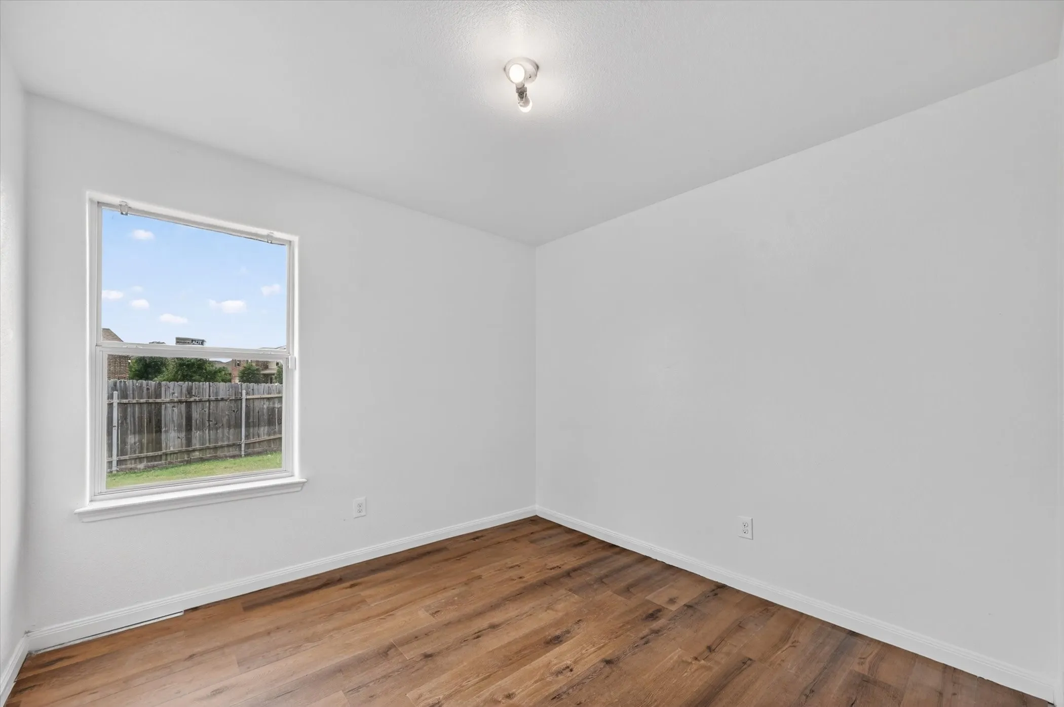 Single Family Residence For Rent in Collin County , 204 Lamont Road, Anna, Texas 75409, 4 Bedrooms, 2 Bathrooms, 2 Garage spaces, 1,678 Sqft, built in 2013, Preowned, Price $1,950, mls#21249254, Real Estate Agent in Anna, Homes For Rent in Collin county, Homes For Rent in Anna, Realtor in Anna Texas, Real Estate Brokerage Independent Realty Texas, Luminita Cordes Realtor