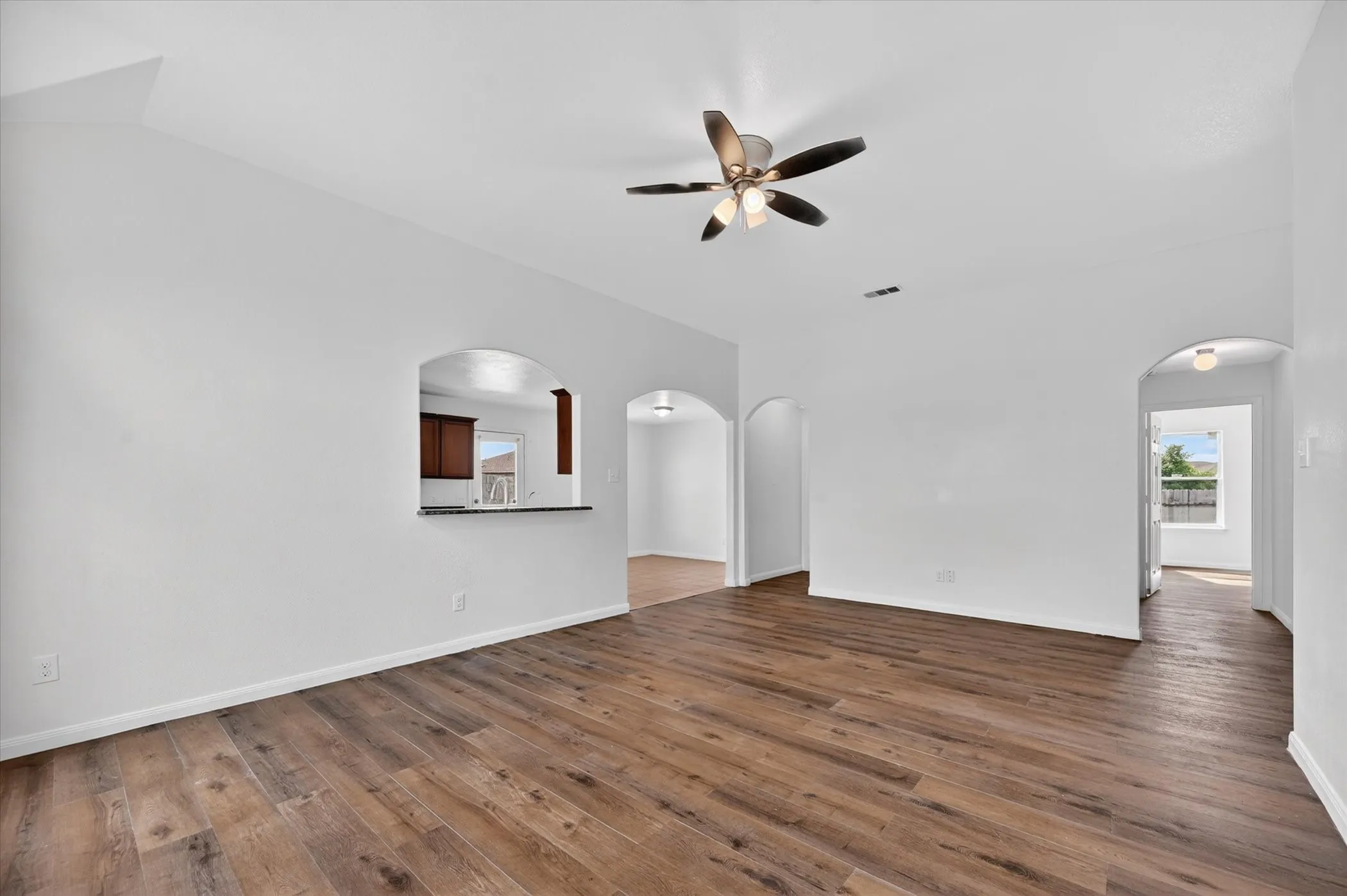 Single Family Residence For Rent in Collin County , 204 Lamont Road, Anna, Texas 75409, 4 Bedrooms, 2 Bathrooms, 2 Garage spaces, 1,678 Sqft, built in 2013, Preowned, Price $1,950, mls#21249254, Real Estate Agent in Anna, Homes For Rent in Collin county, Homes For Rent in Anna, Realtor in Anna Texas, Real Estate Brokerage Independent Realty Texas, Luminita Cordes Realtor