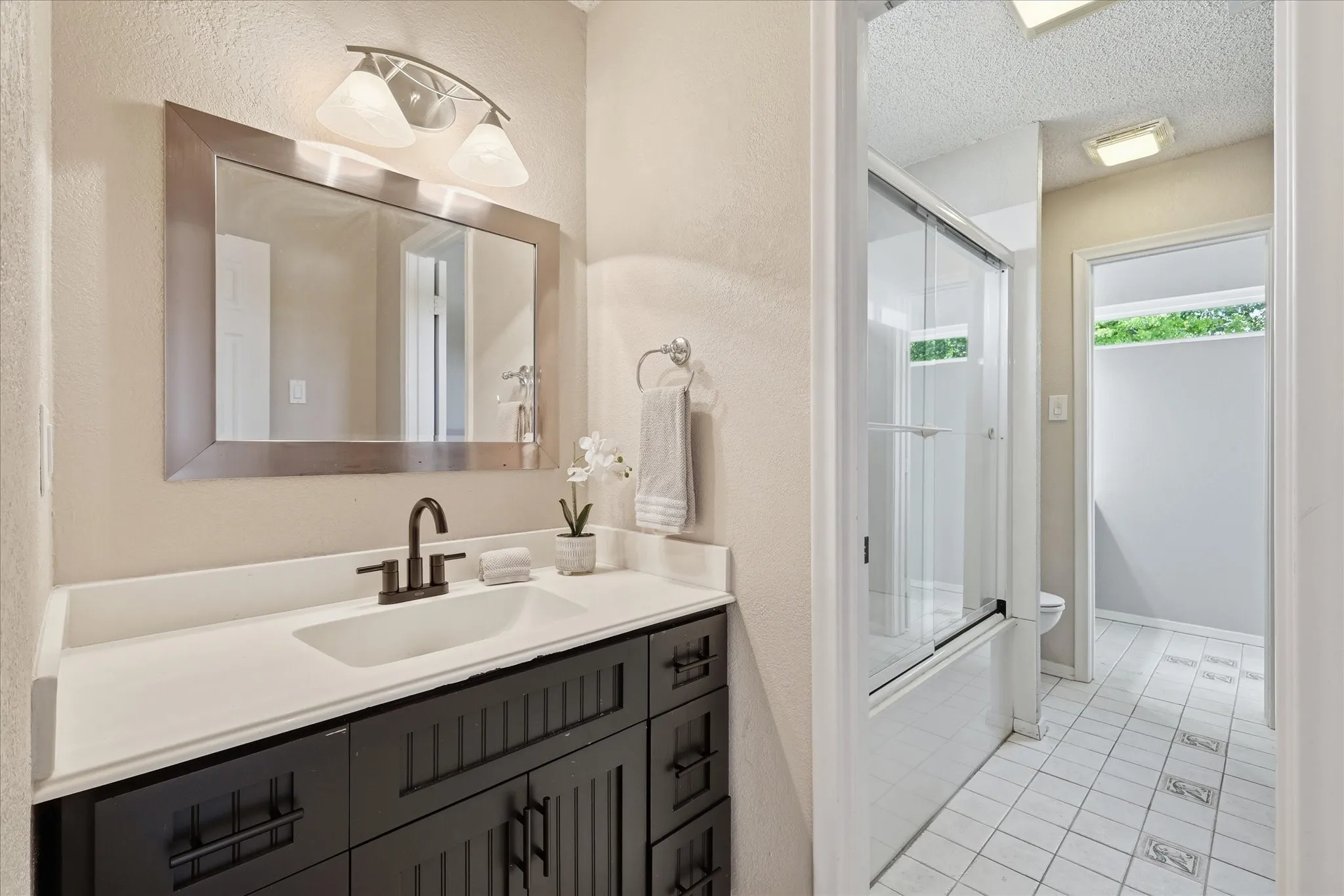 Upstairs Jack and Jill bathroom