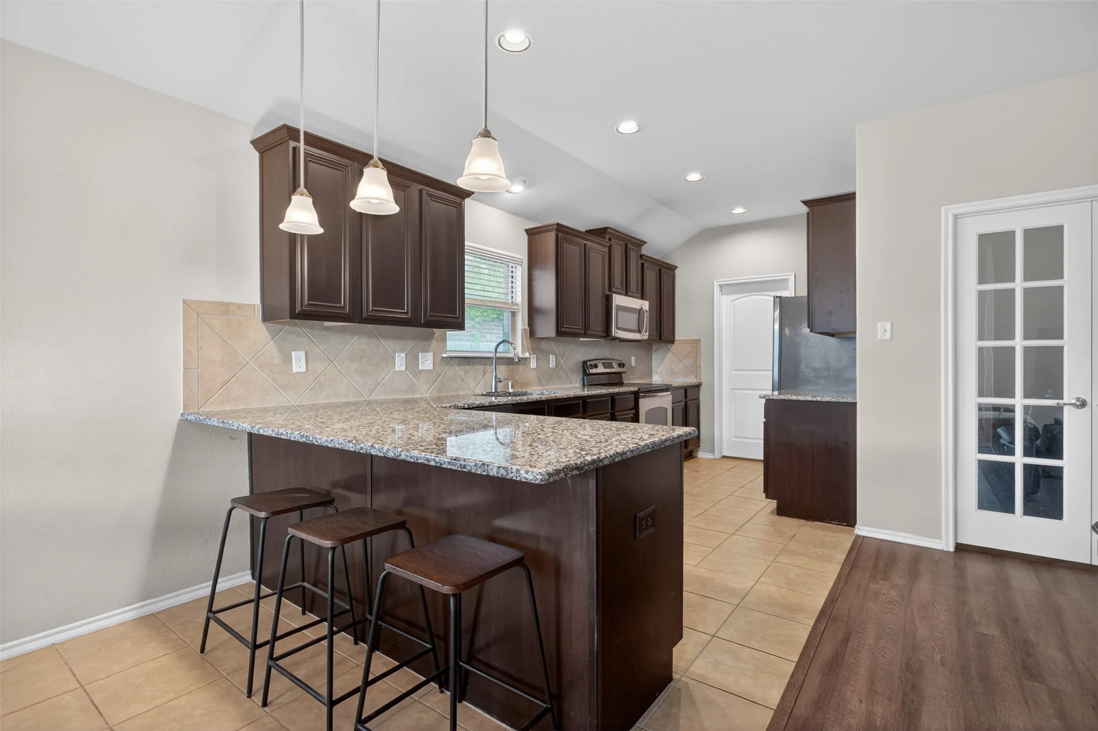 Single Family Residence For Sale in Kaufman County , 2003 Carriage Road, Heartland, Texas 75126, 4 Bedroom, 2 Bathroom, 2 Garage spaces, 1,605 Sqft, built in 2012, Preowned, Price $269,990, mls#21242918, Real Estate Agent in Heartland, Homes For Sale in Kaufman county, Homes For Sale in Heartland, Realtor in Heartland Texas, Real Estate Brokerage Independent Realty Texas, Luminita Cordes Realtor