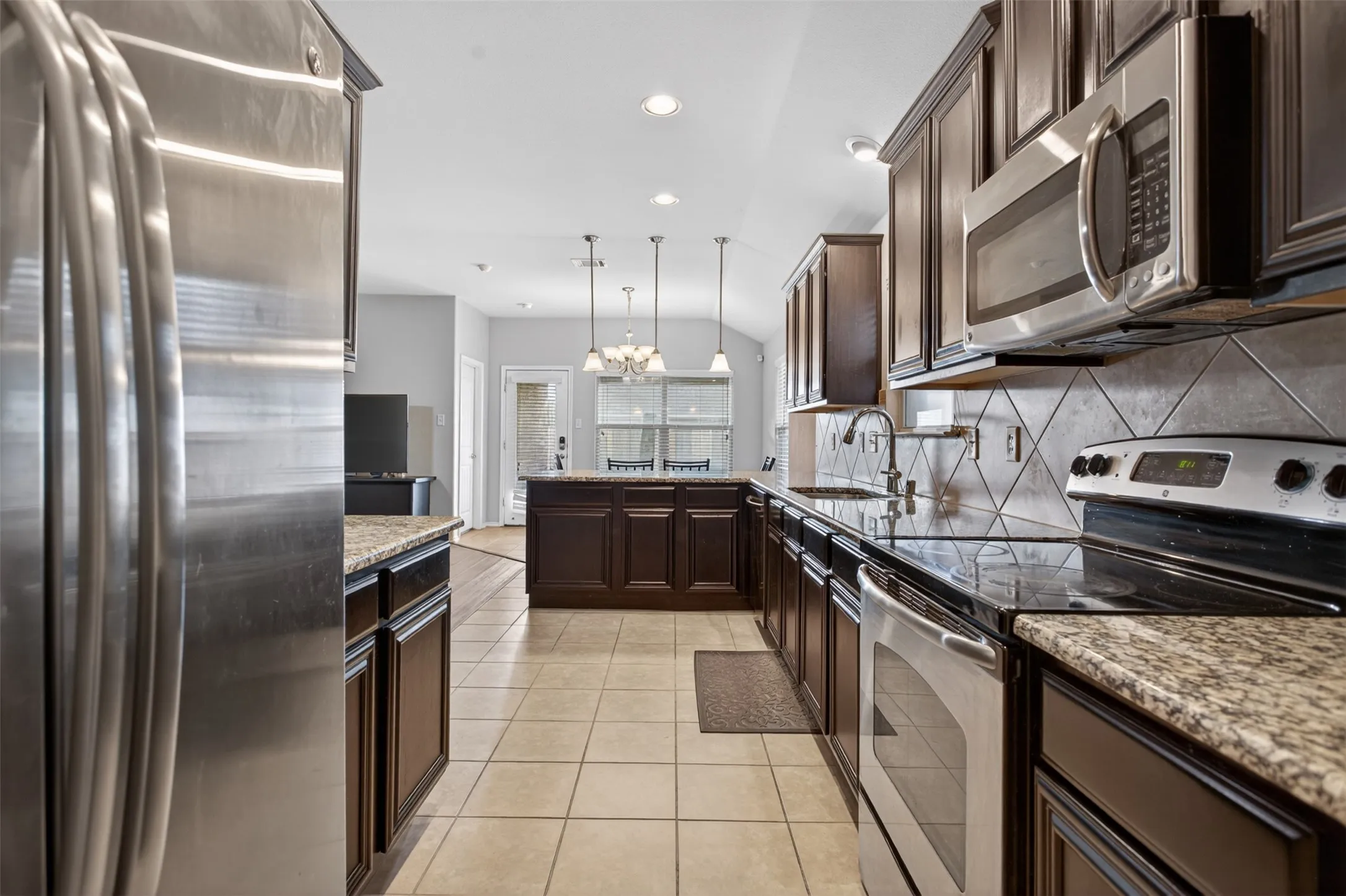 Single Family Residence For Sale in Kaufman County , 2003 Carriage Road, Heartland, Texas 75126, 4 Bedroom, 2 Bathroom, 2 Garage spaces, 1,605 Sqft, built in 2012, Preowned, Price $269,990, mls#21242918, Real Estate Agent in Heartland, Homes For Sale in Kaufman county, Homes For Sale in Heartland, Realtor in Heartland Texas, Real Estate Brokerage Independent Realty Texas, Luminita Cordes Realtor