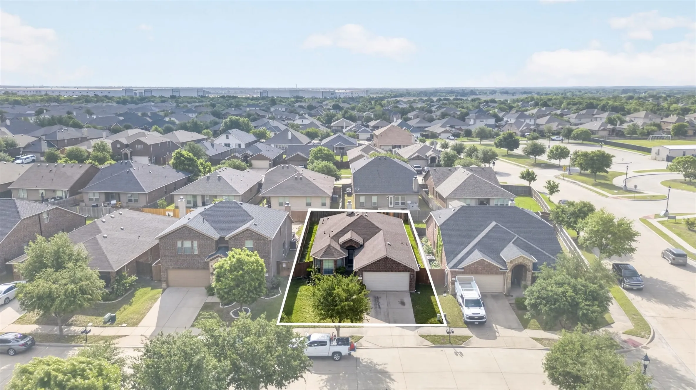 Single Family Residence For Sale in Kaufman County , 2003 Carriage Road, Heartland, Texas 75126, 4 Bedroom, 2 Bathroom, 2 Garage spaces, 1,605 Sqft, built in 2012, Preowned, Price $269,990, mls#21242918, Real Estate Agent in Heartland, Homes For Sale in Kaufman county, Homes For Sale in Heartland, Realtor in Heartland Texas, Real Estate Brokerage Independent Realty Texas, Luminita Cordes Realtor
